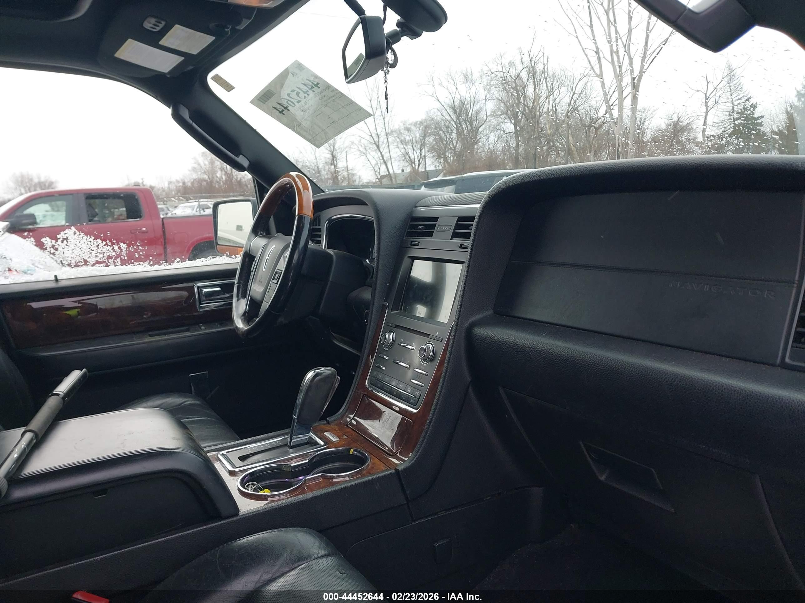 LINCOLN NAVIGATOR image 5