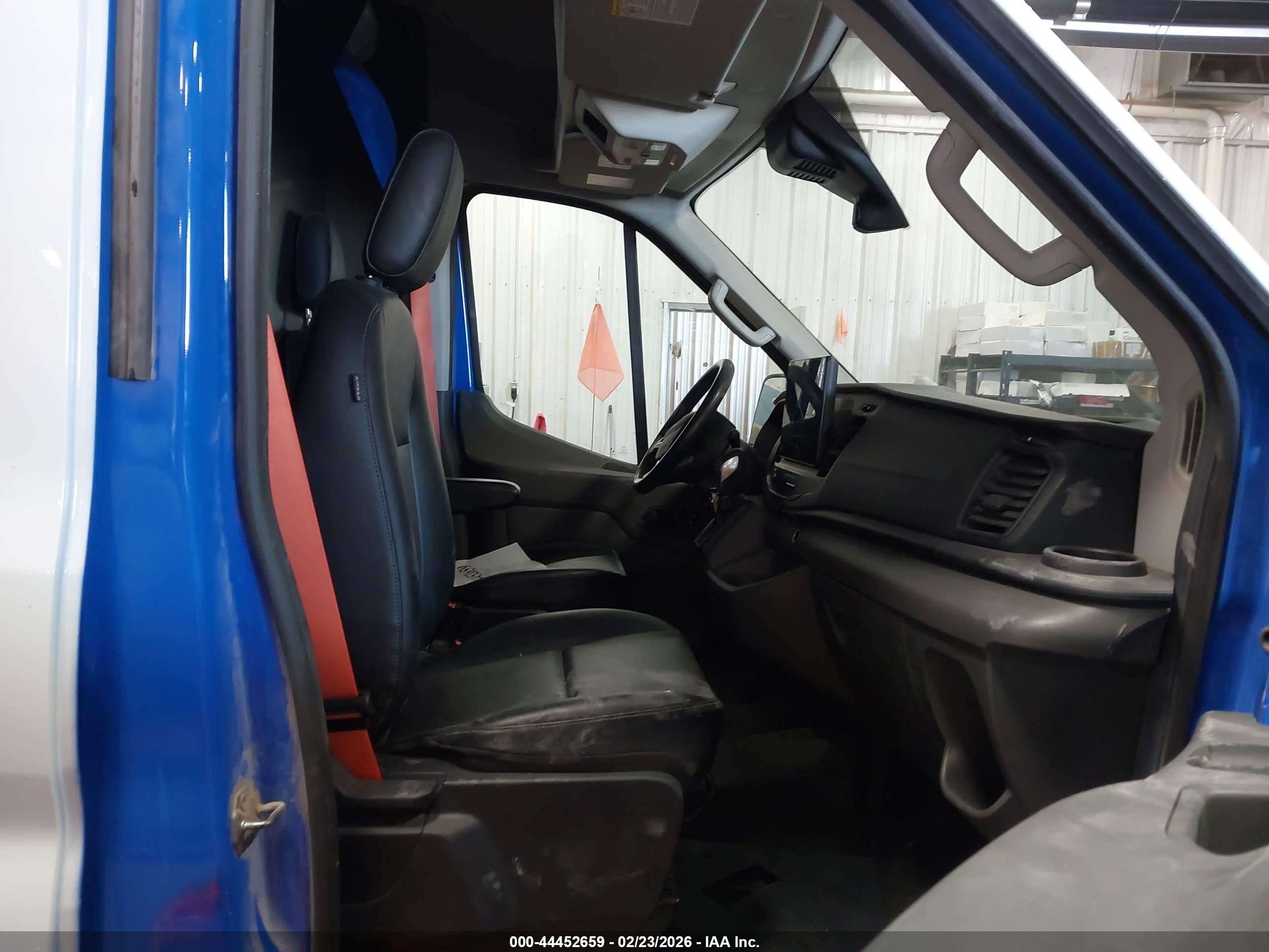 FORD TRANSIT-250 image 5