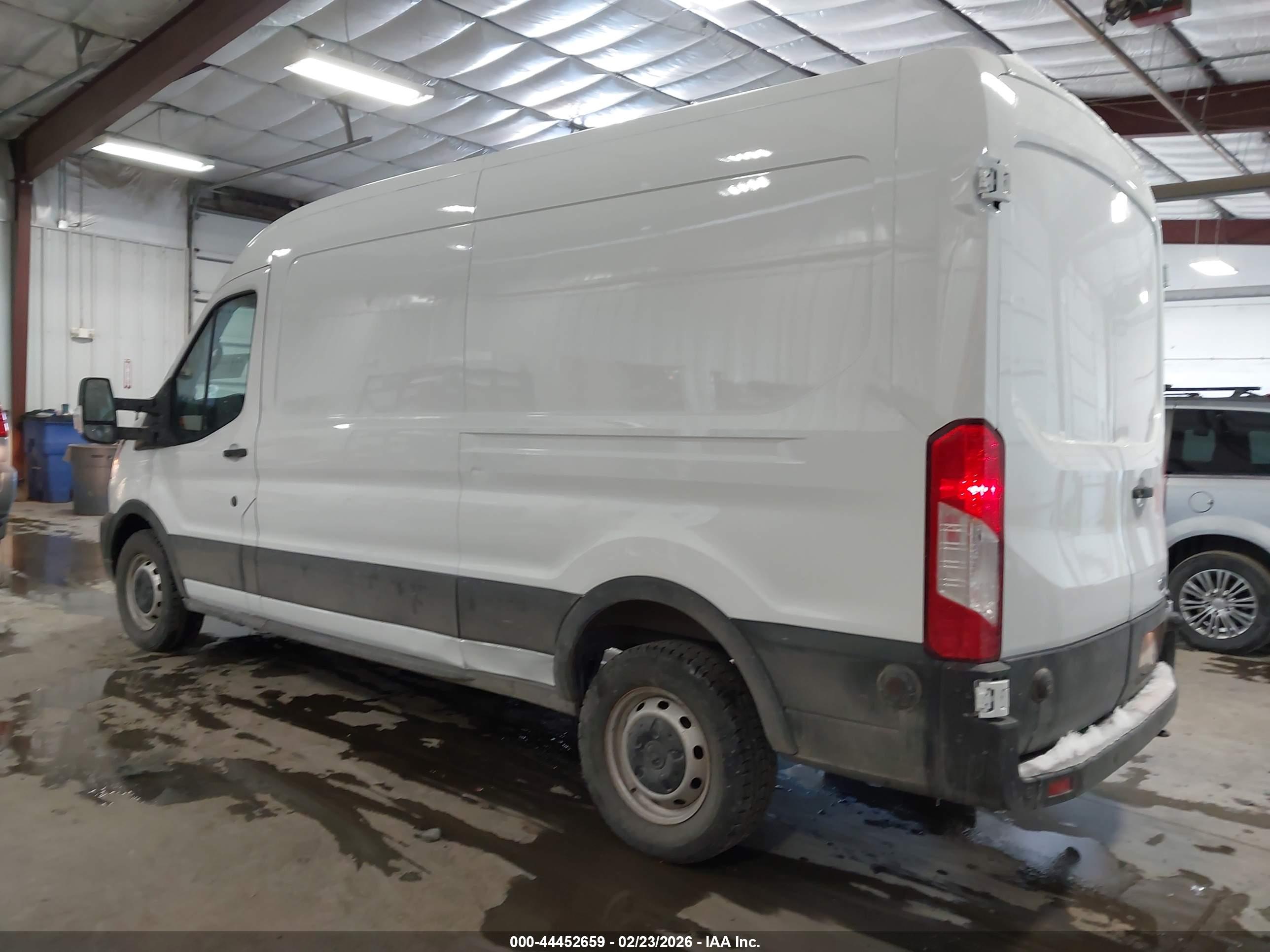 FORD TRANSIT-250 image 6