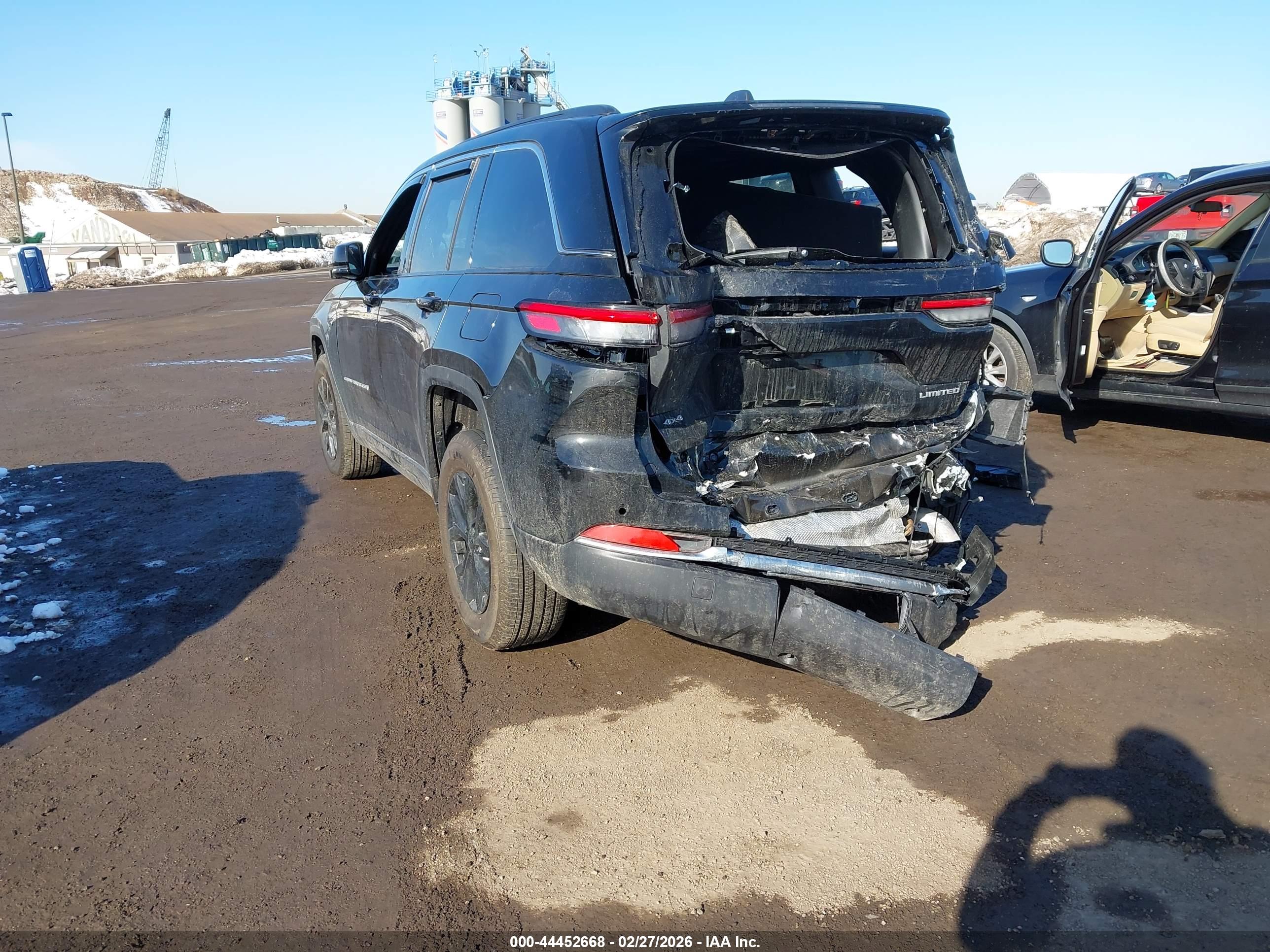 JEEP GRAND image 3