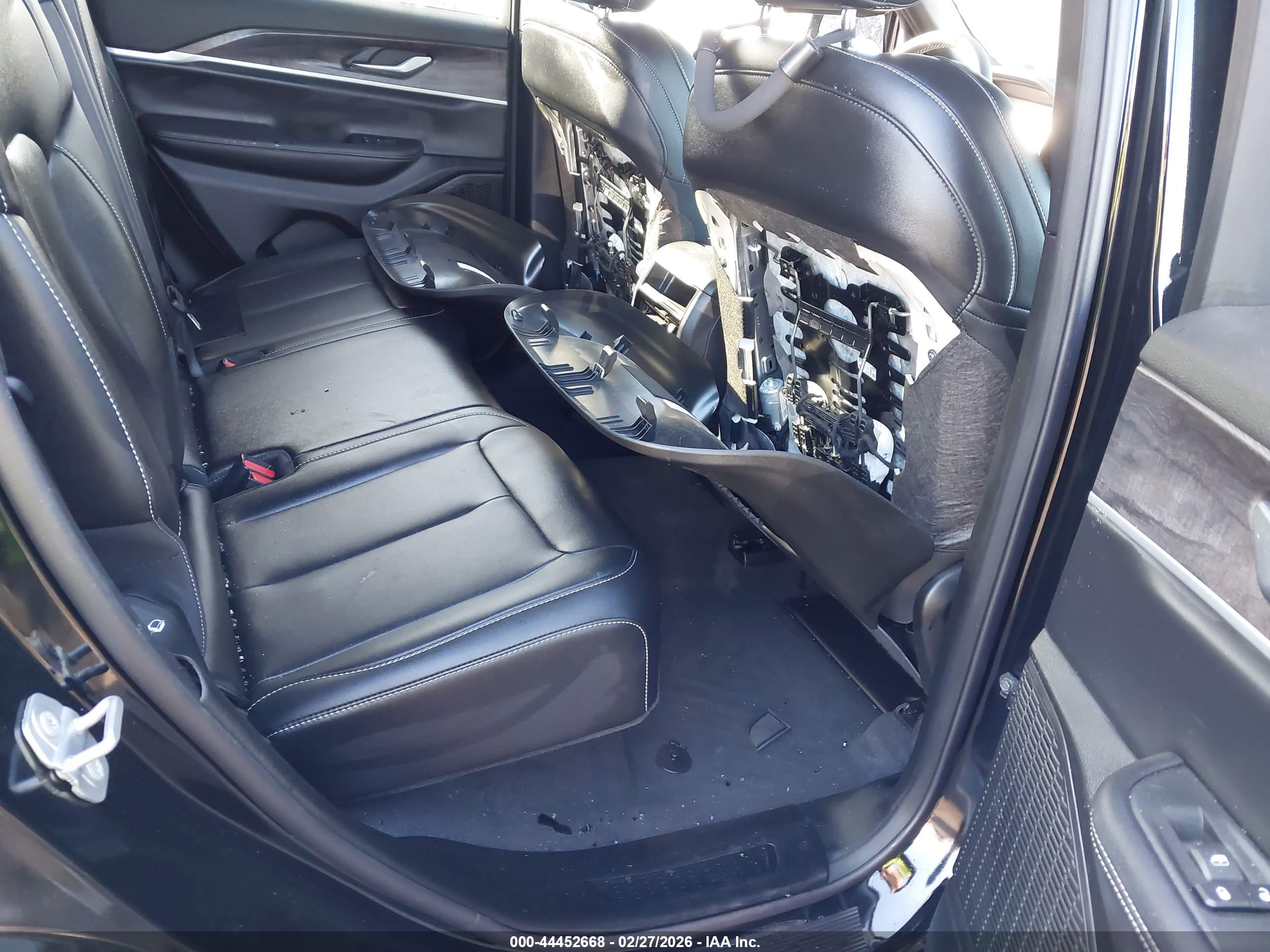 JEEP GRAND image 8