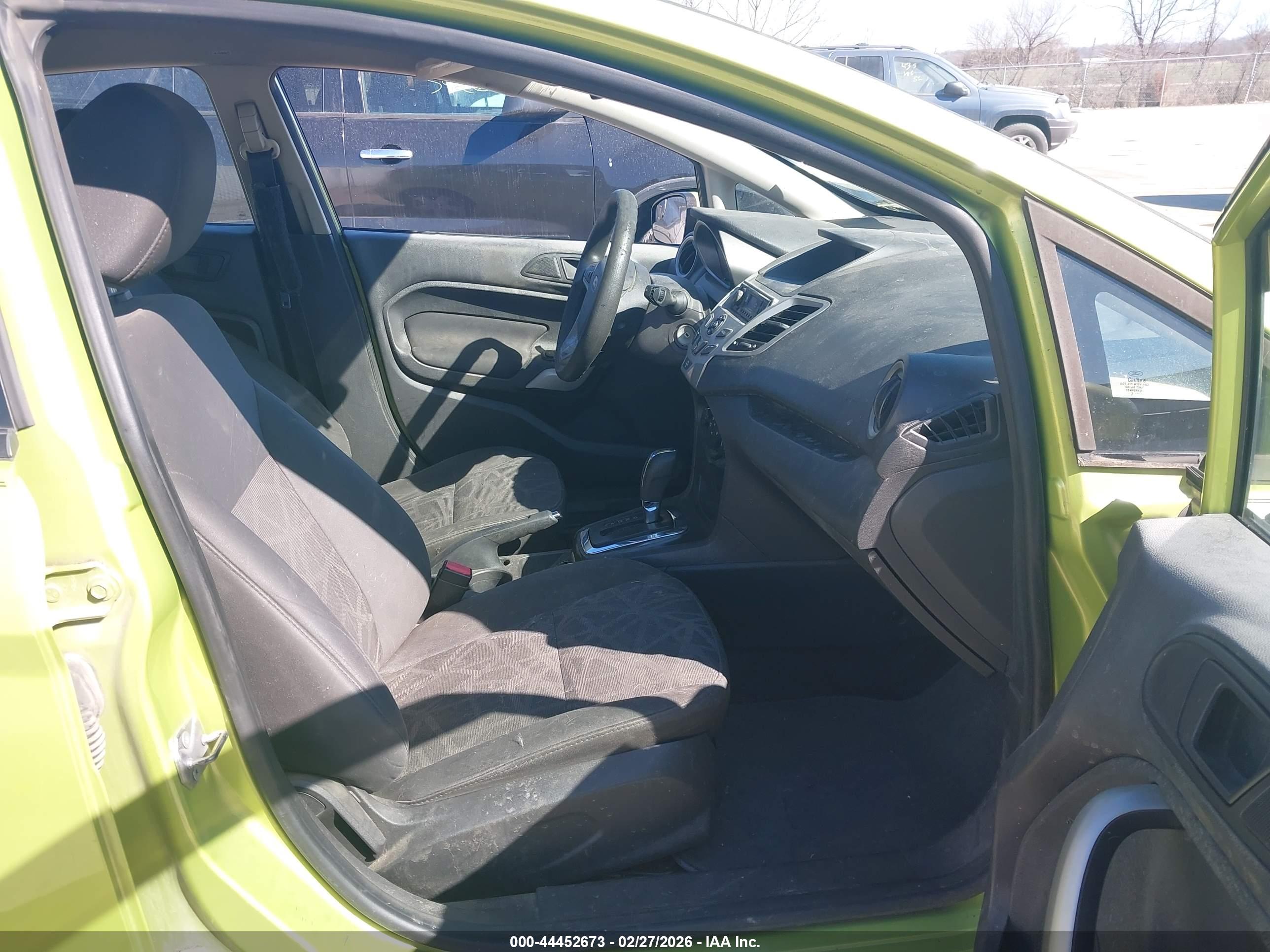 FORD FIESTA image 5