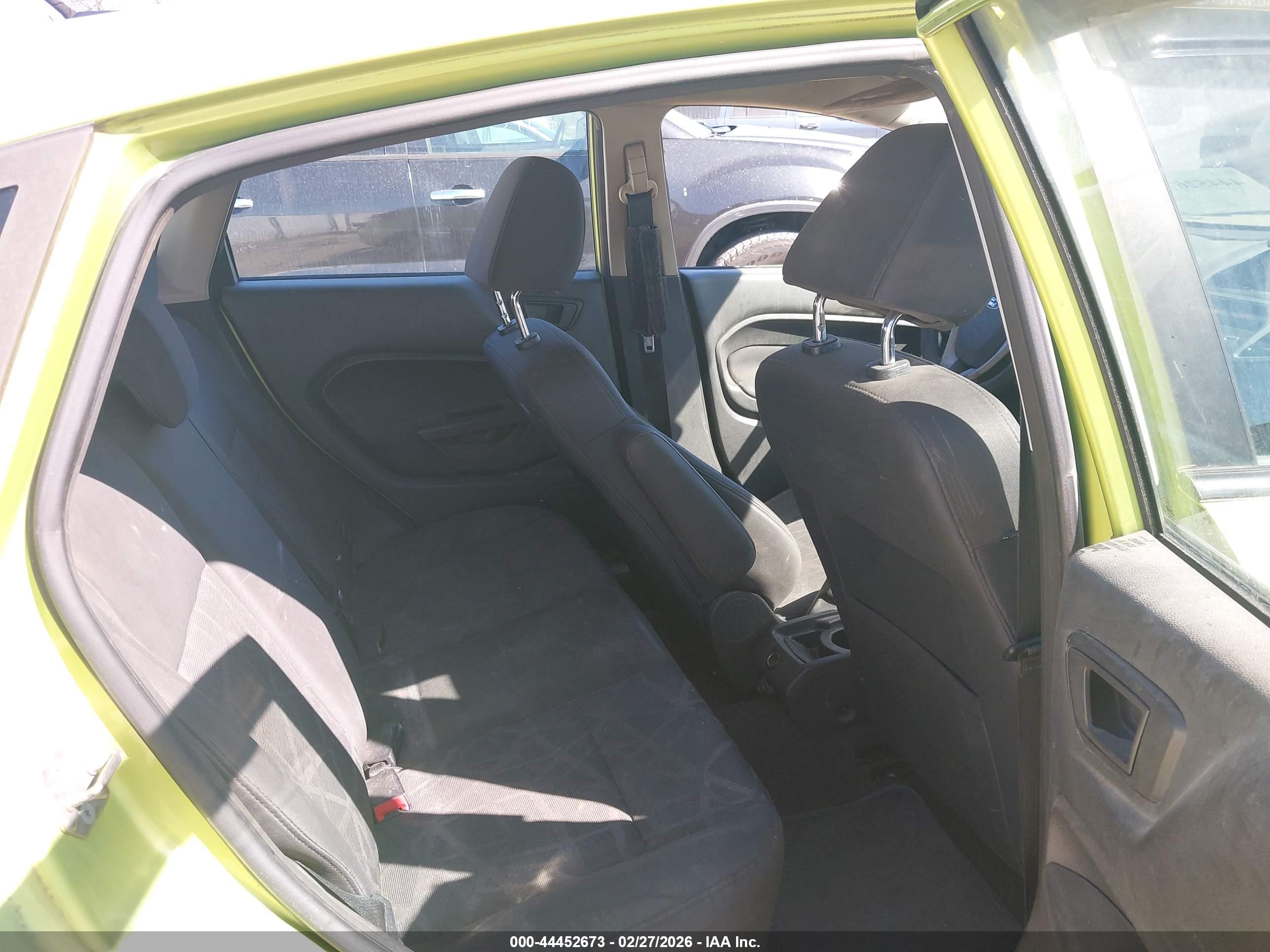 FORD FIESTA image 8