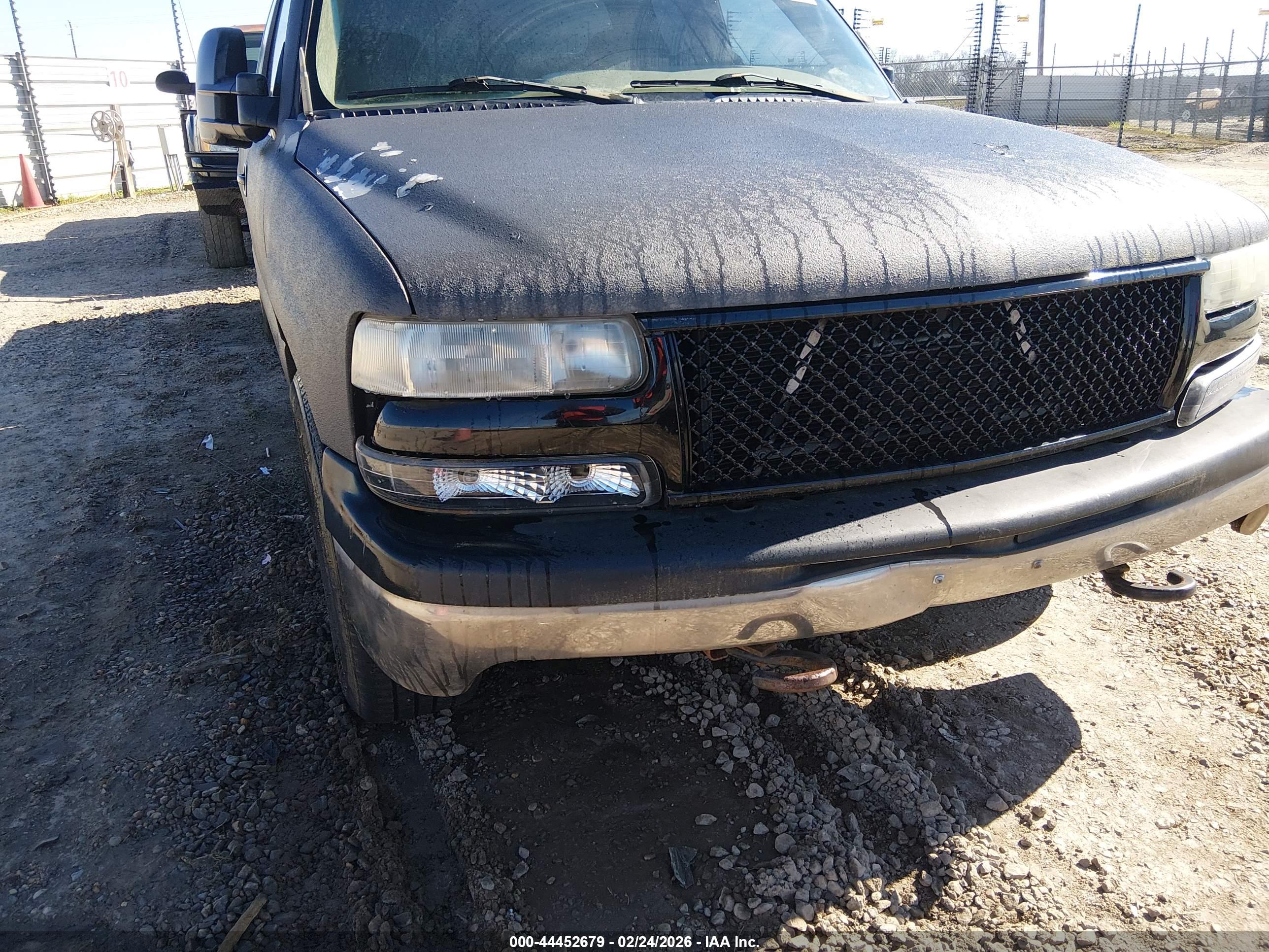 CHEVROLET SILVERADO image 6