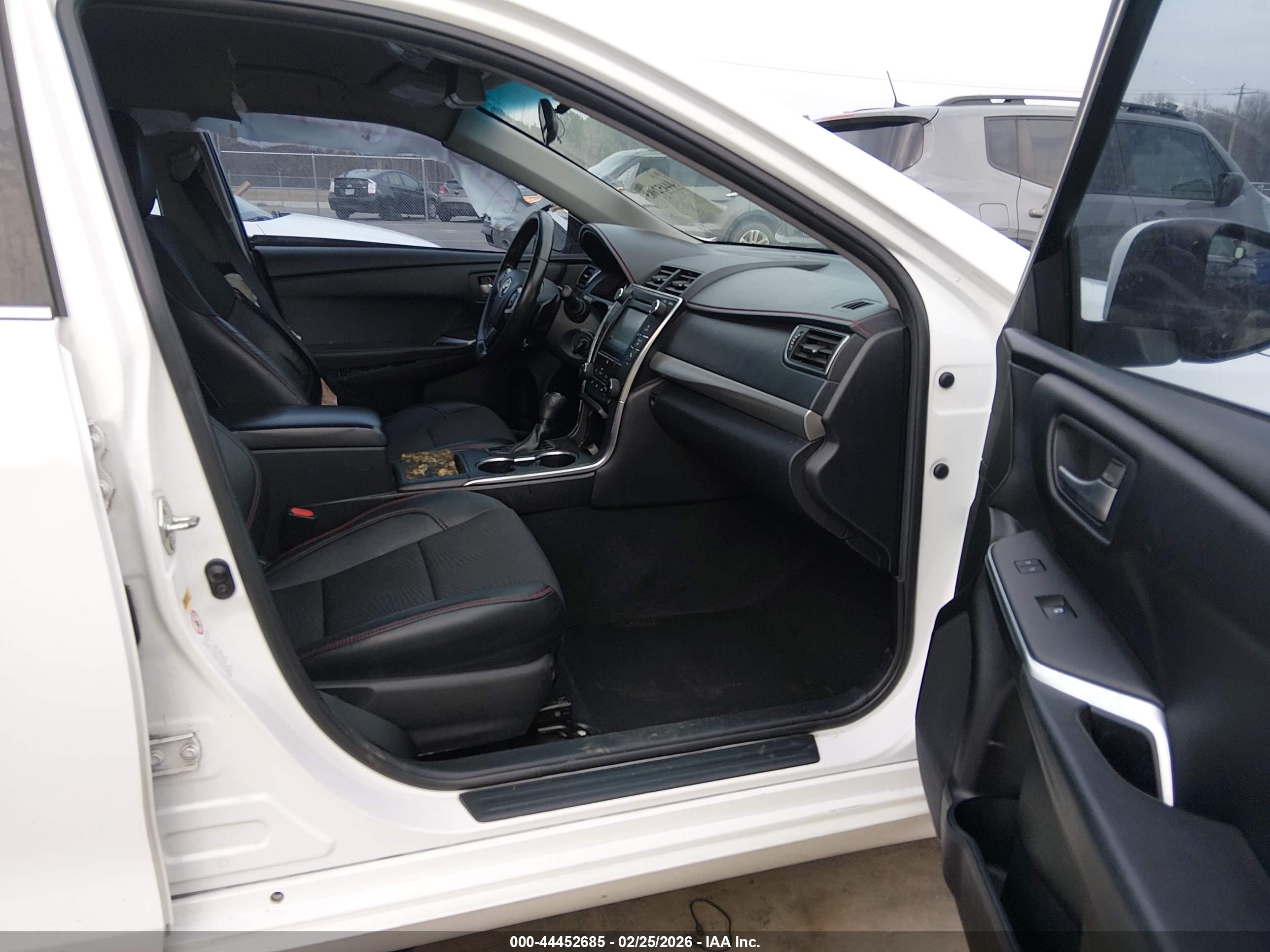TOYOTA CAMRY image 5