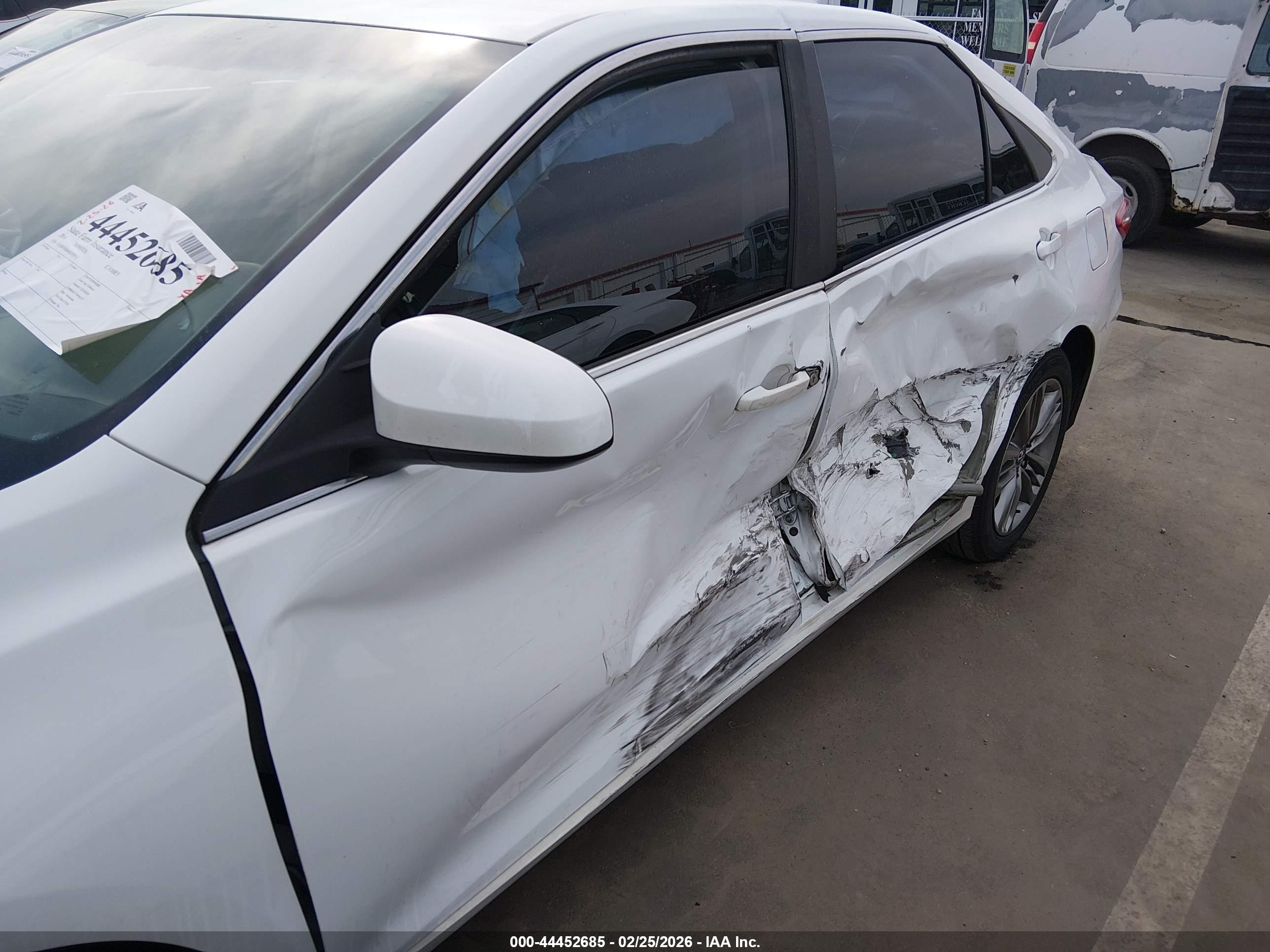 TOYOTA CAMRY image 6