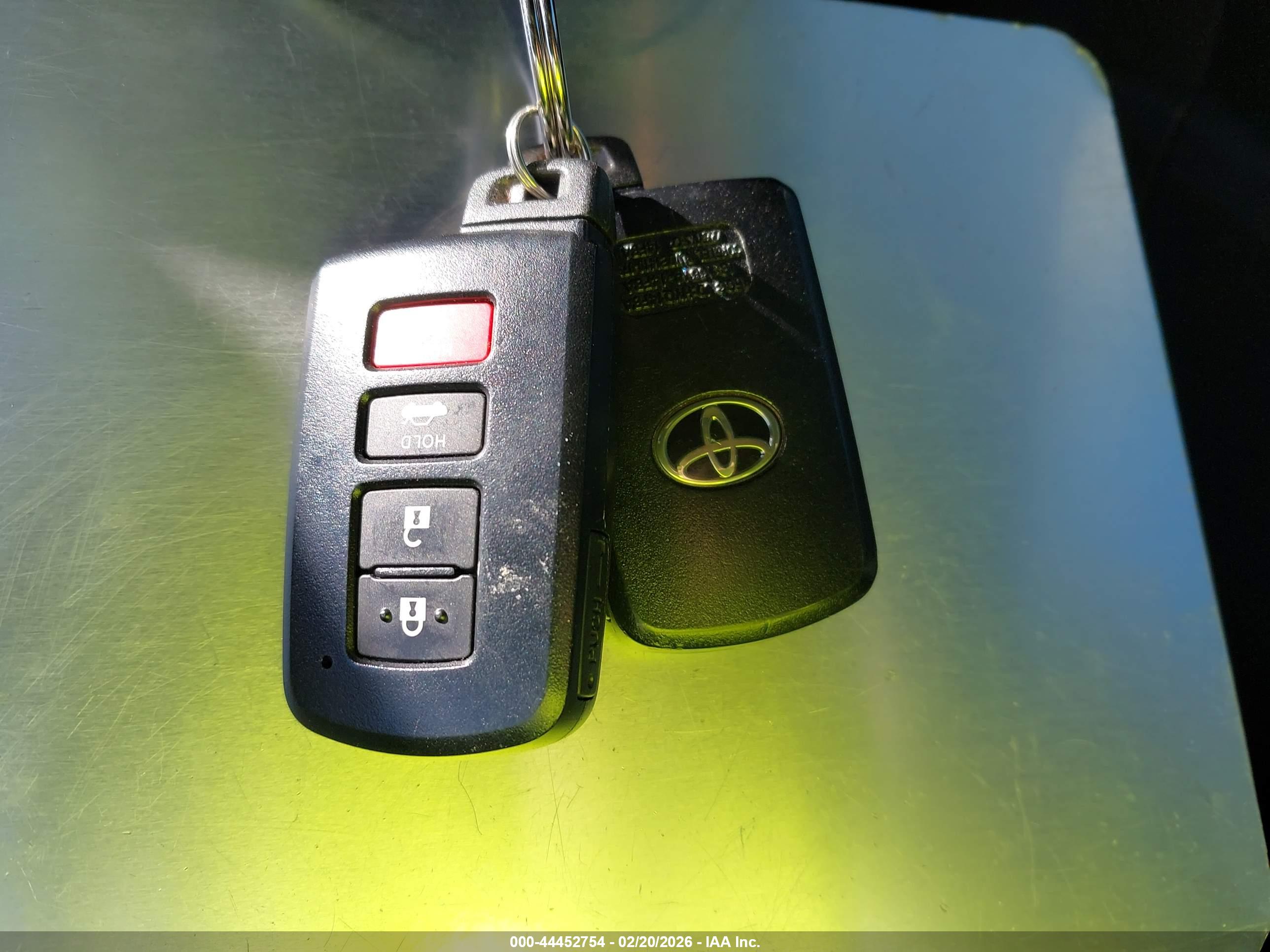 TOYOTA COROLLA image 11