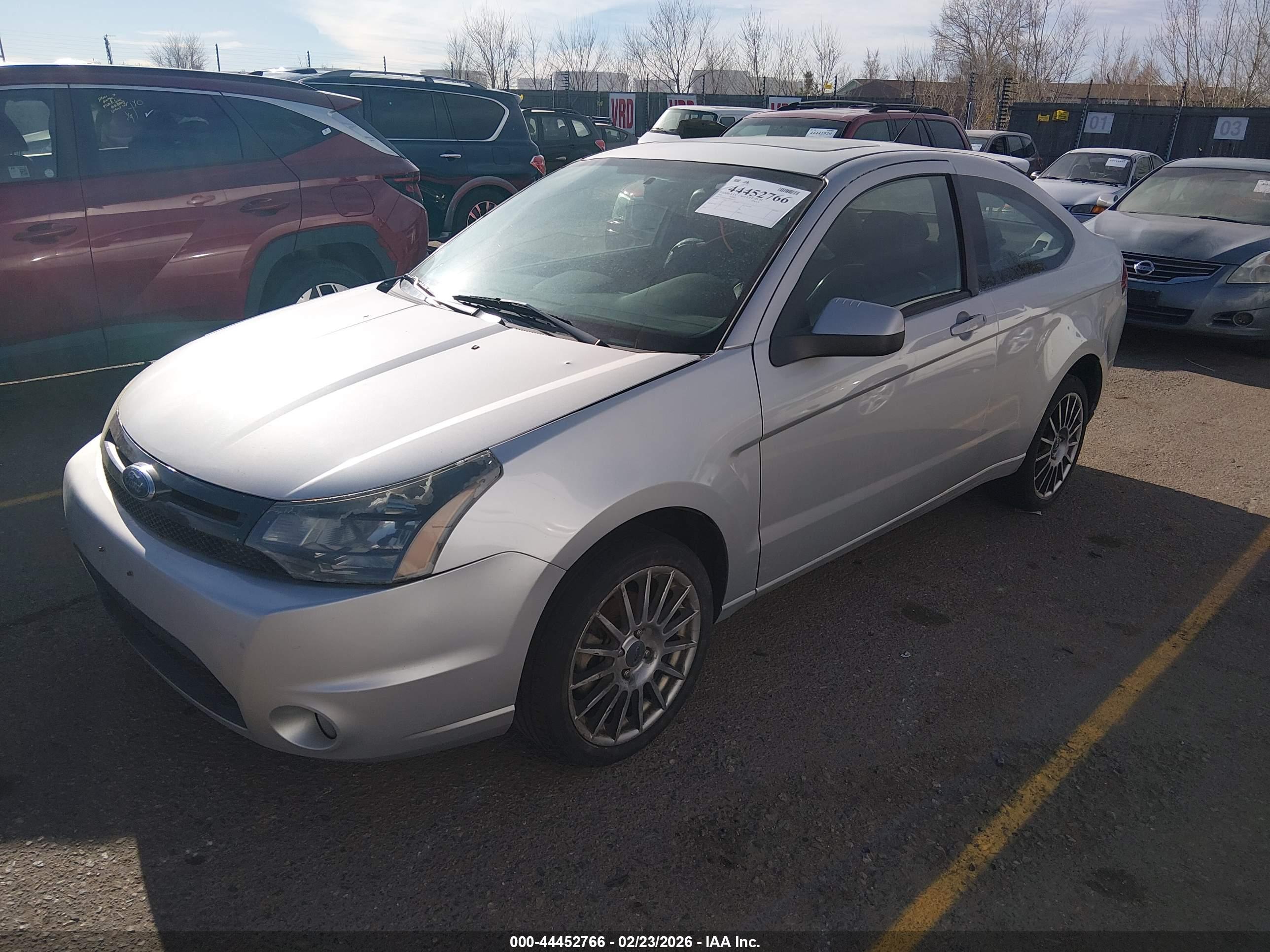 FORD FOCUS image 2