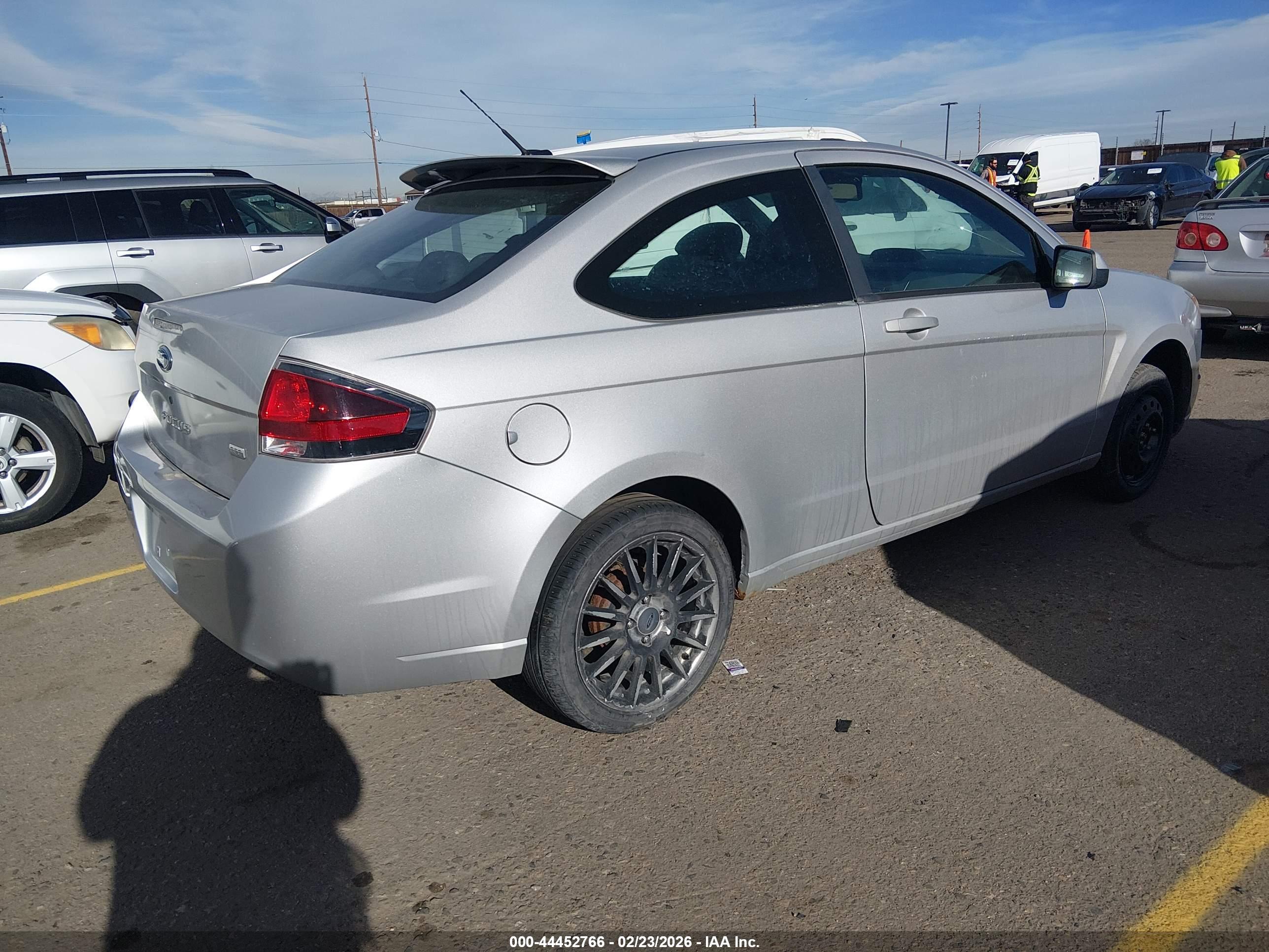 FORD FOCUS image 4