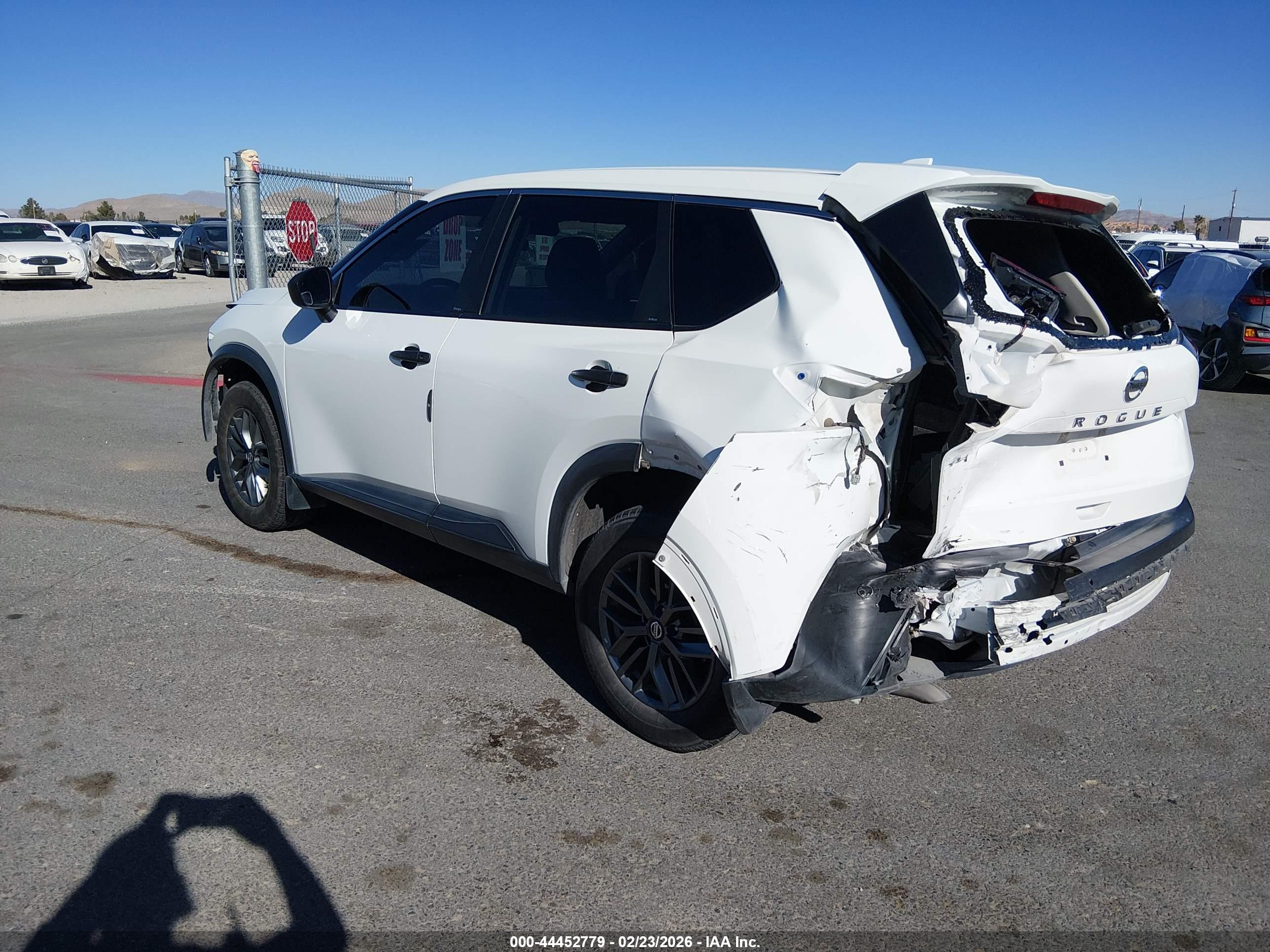 NISSAN ROGUE image 3