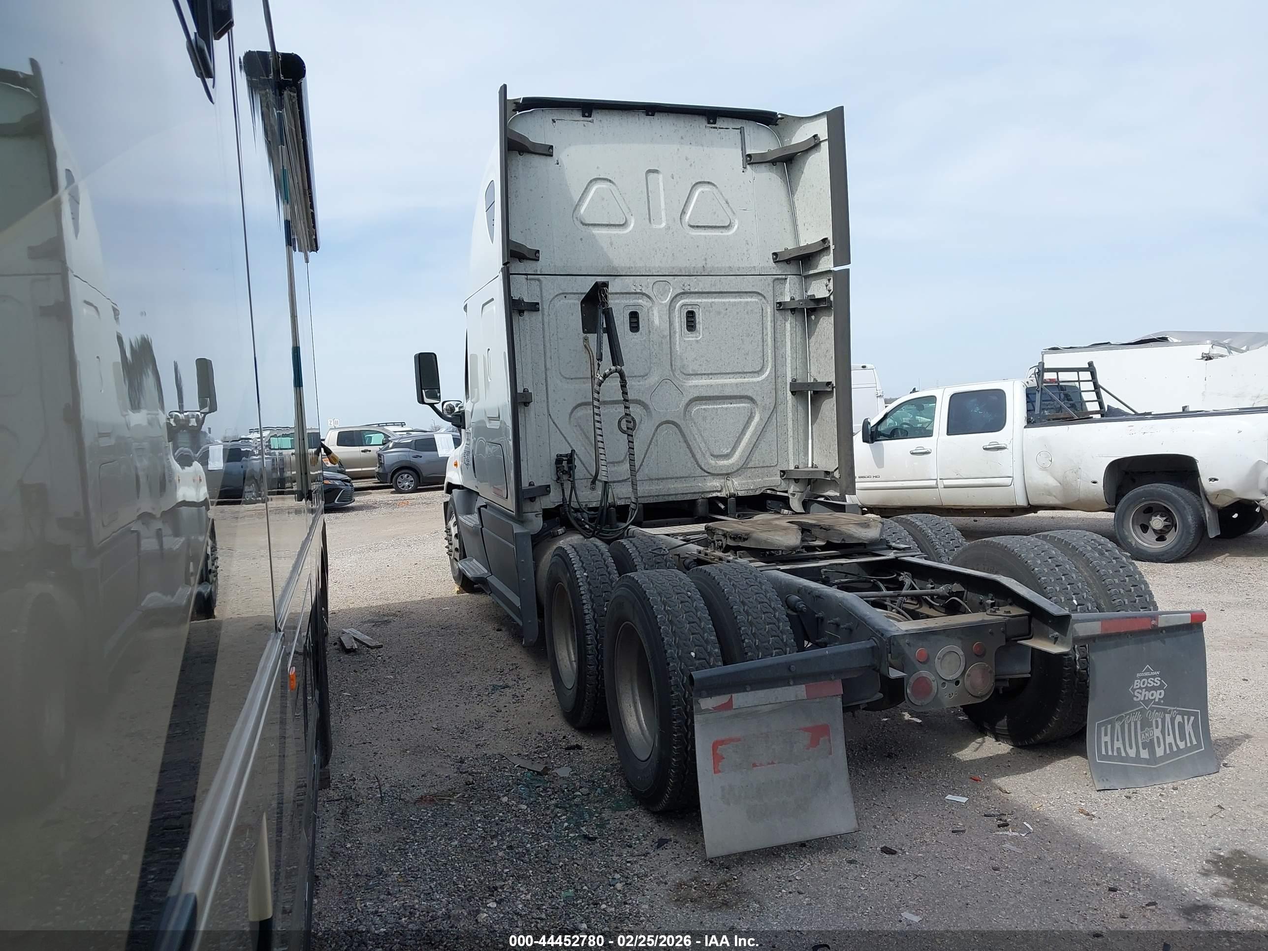 FREIGHTLINER CASCADIA image 3