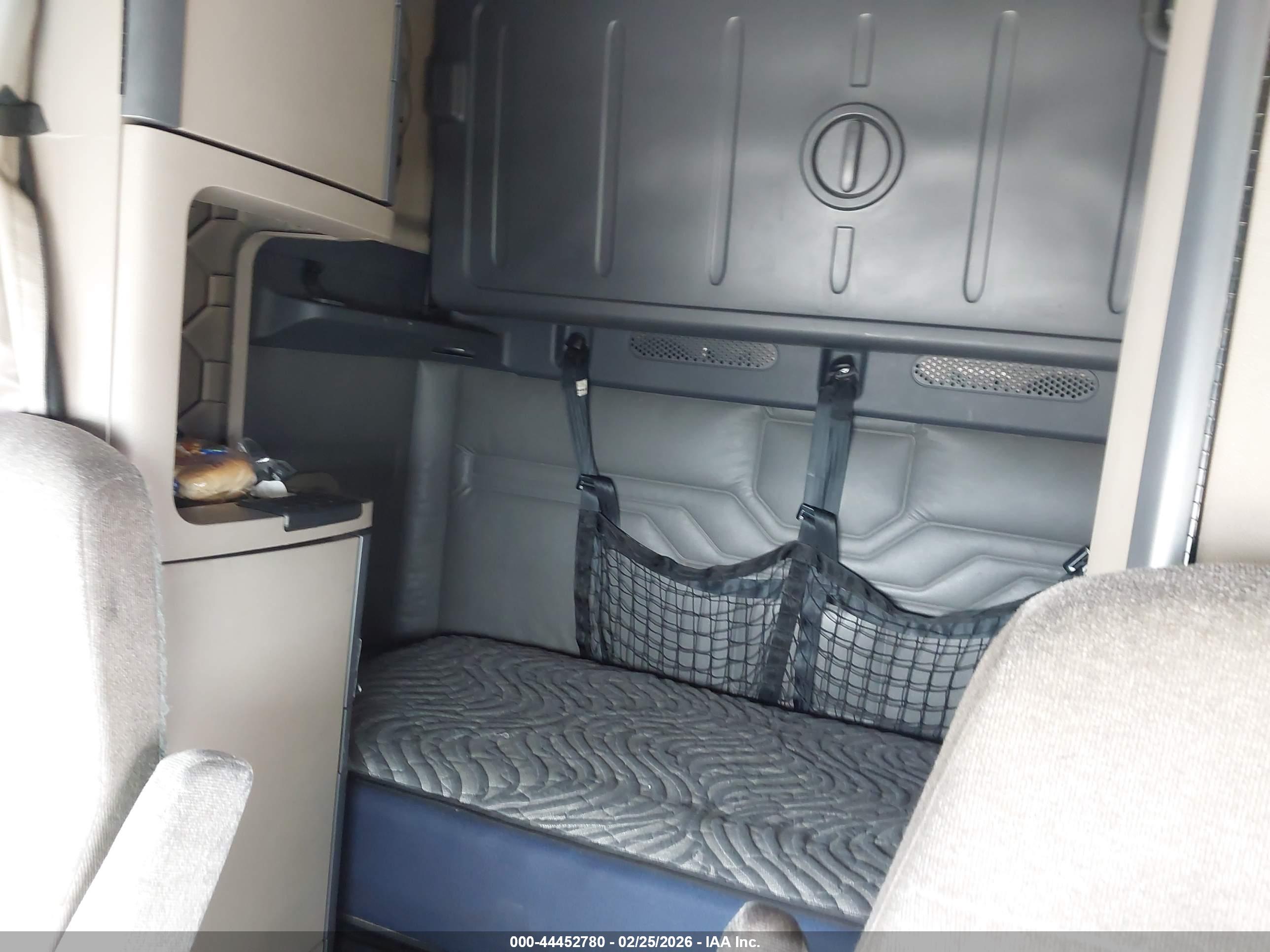 FREIGHTLINER CASCADIA image 7