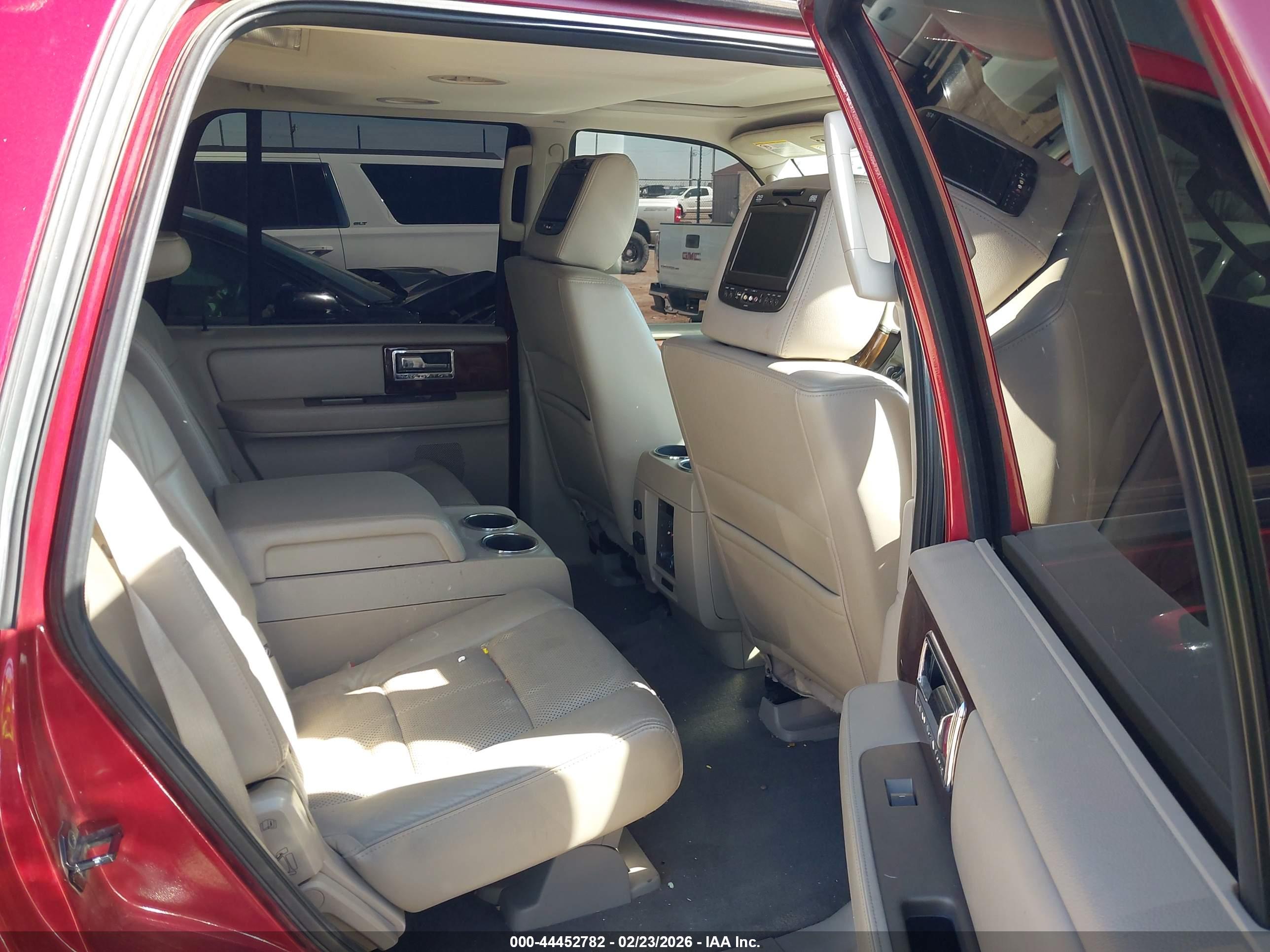 LINCOLN NAVIGATOR image 8