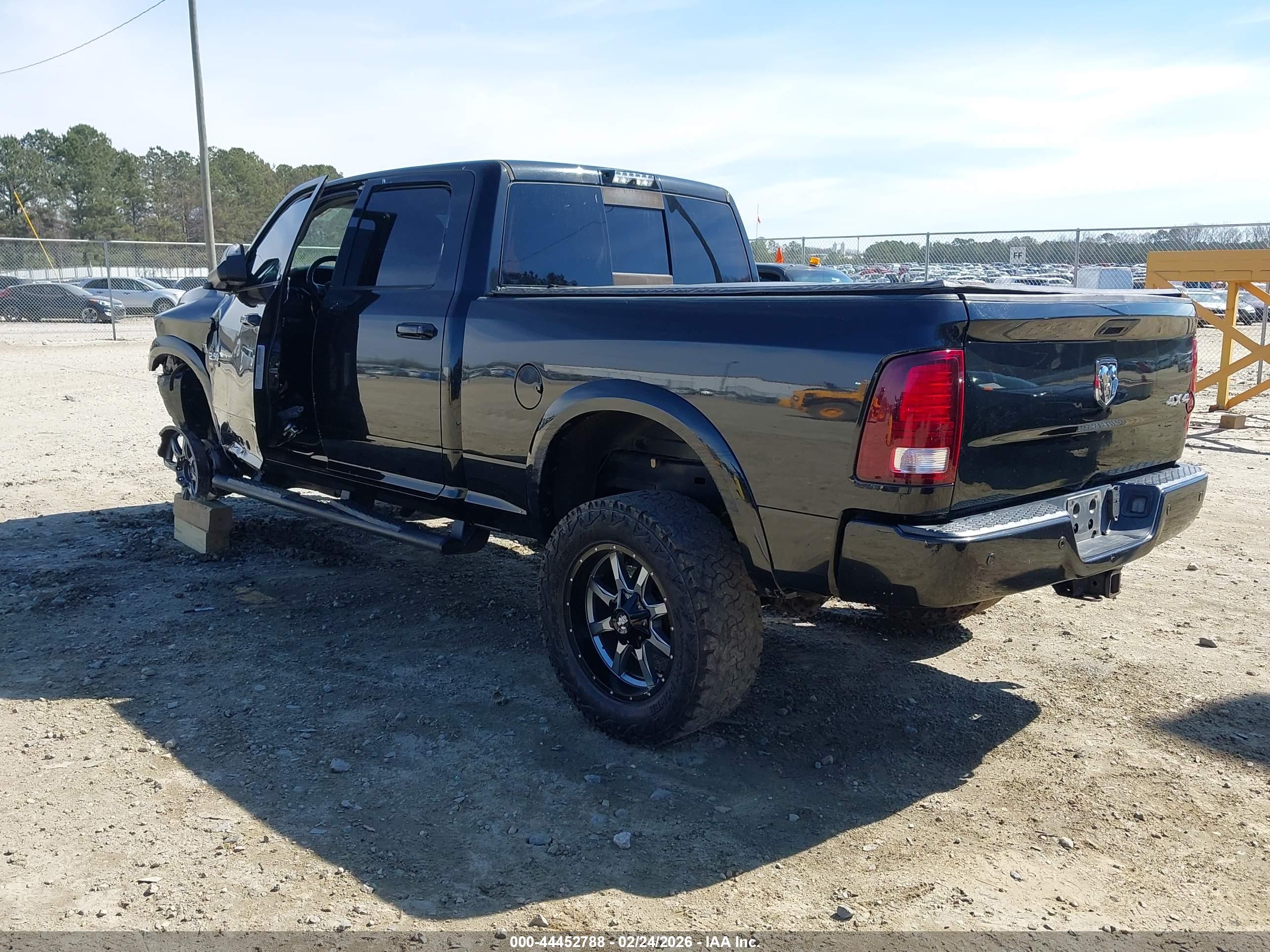 RAM 2500 image 3