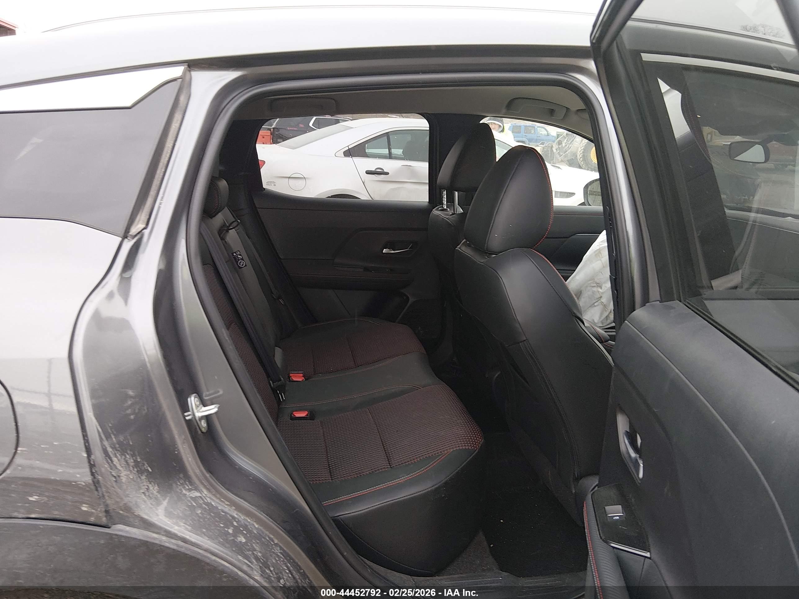NISSAN KICKS image 8
