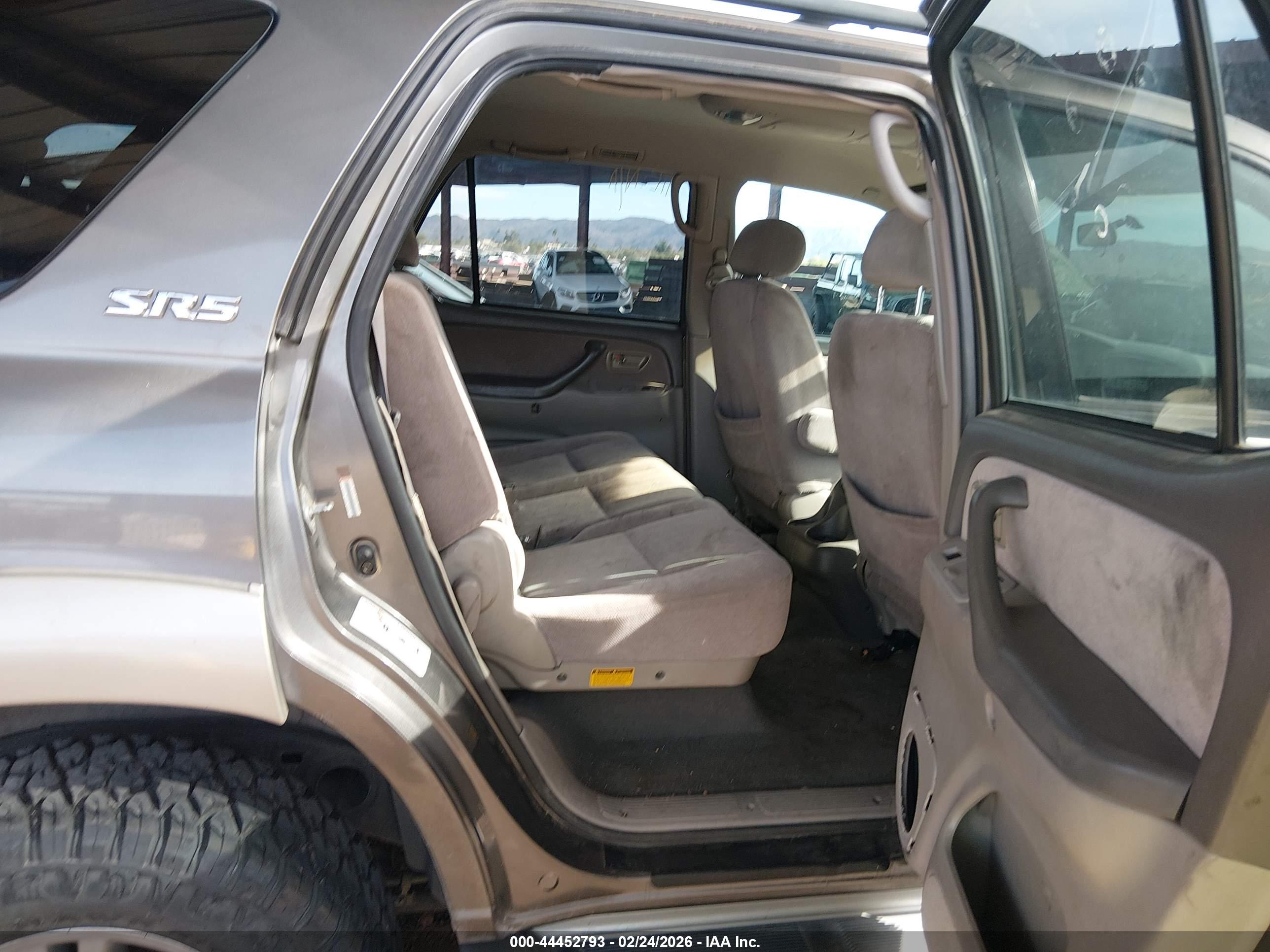 TOYOTA SEQUOIA image 8