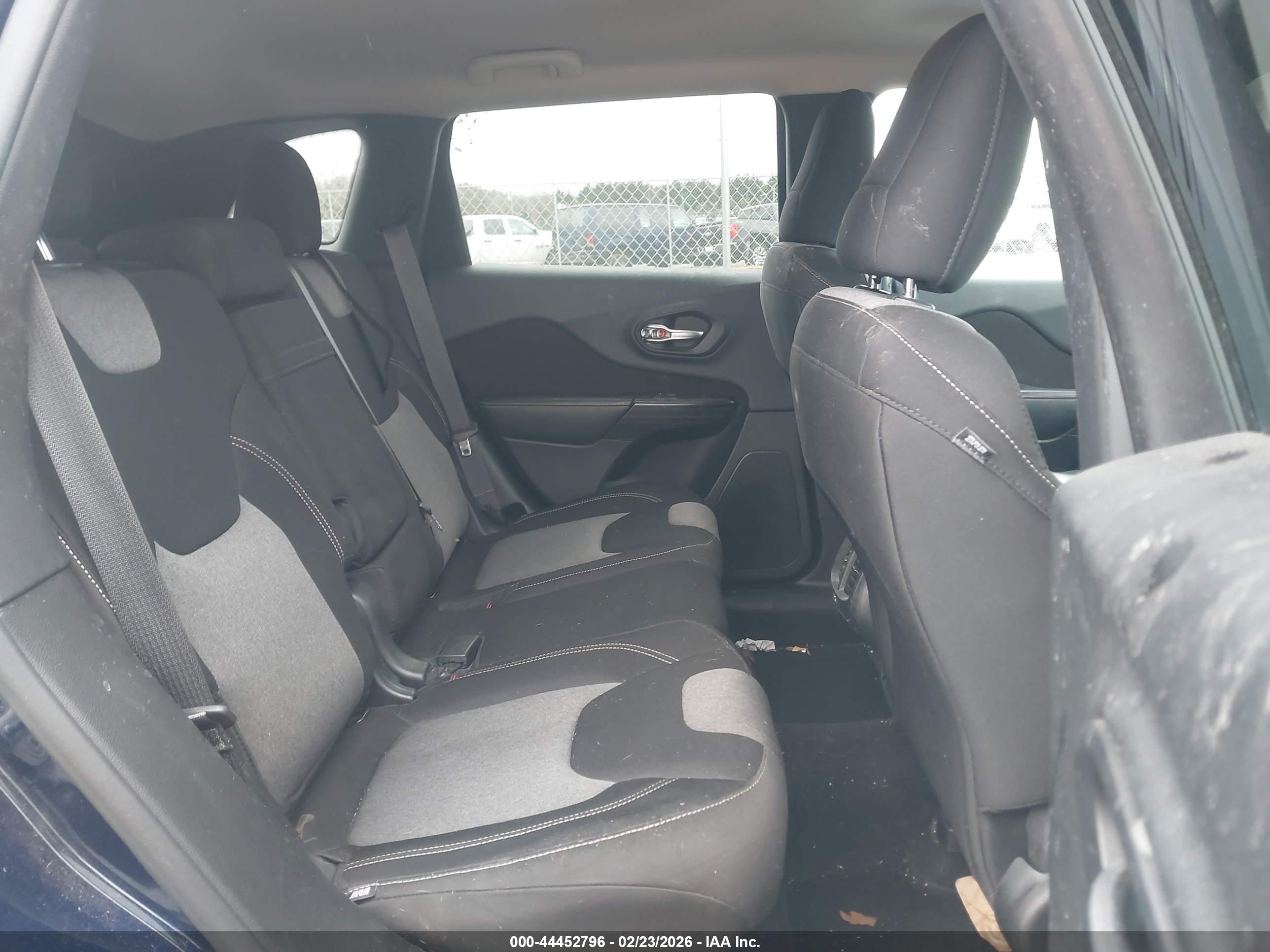 JEEP CHEROKEE image 8
