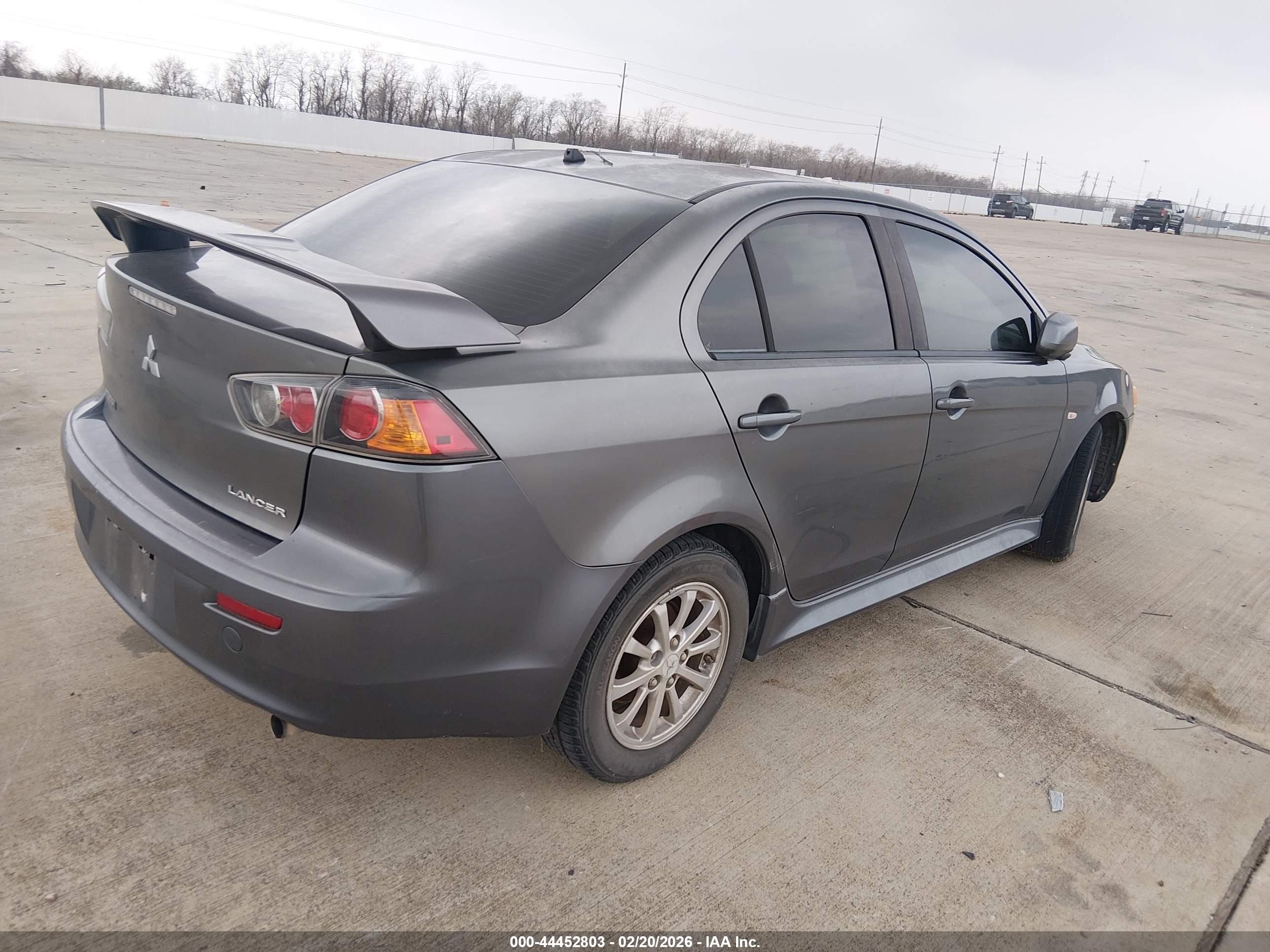 MITSUBISHI LANCER image 4