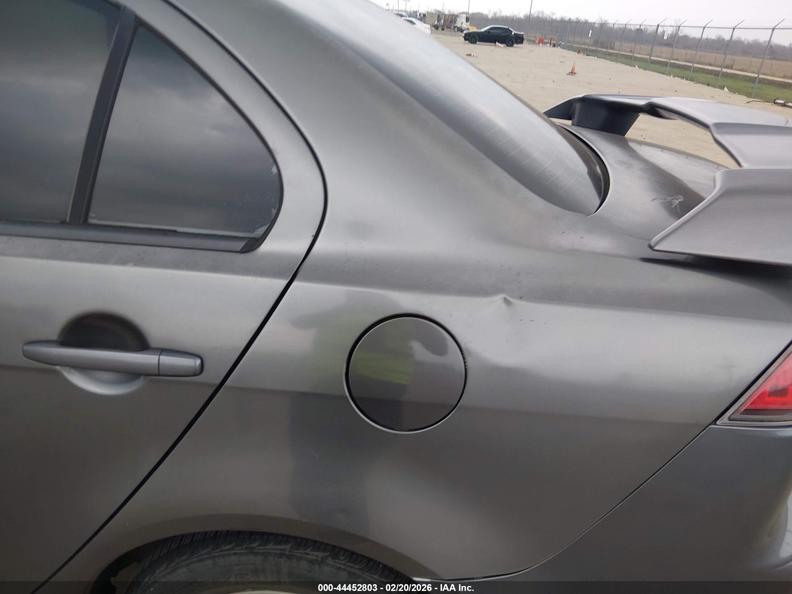 MITSUBISHI LANCER image 6
