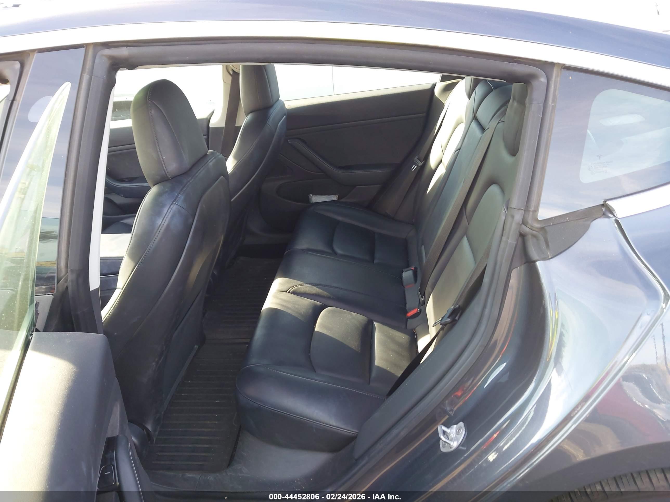 TESLA MODEL image 8