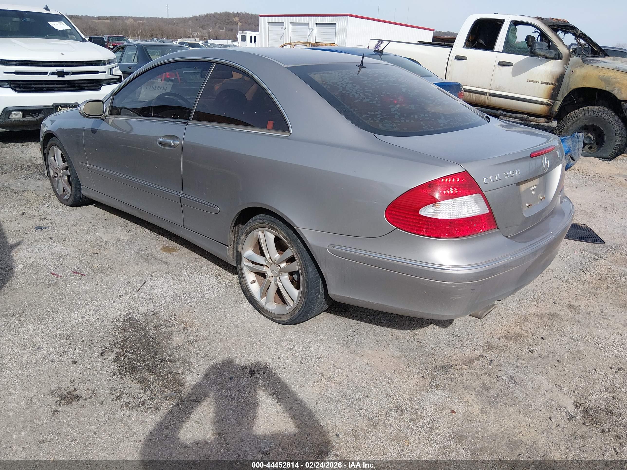 MERCEDES-BENZ CLK image 3