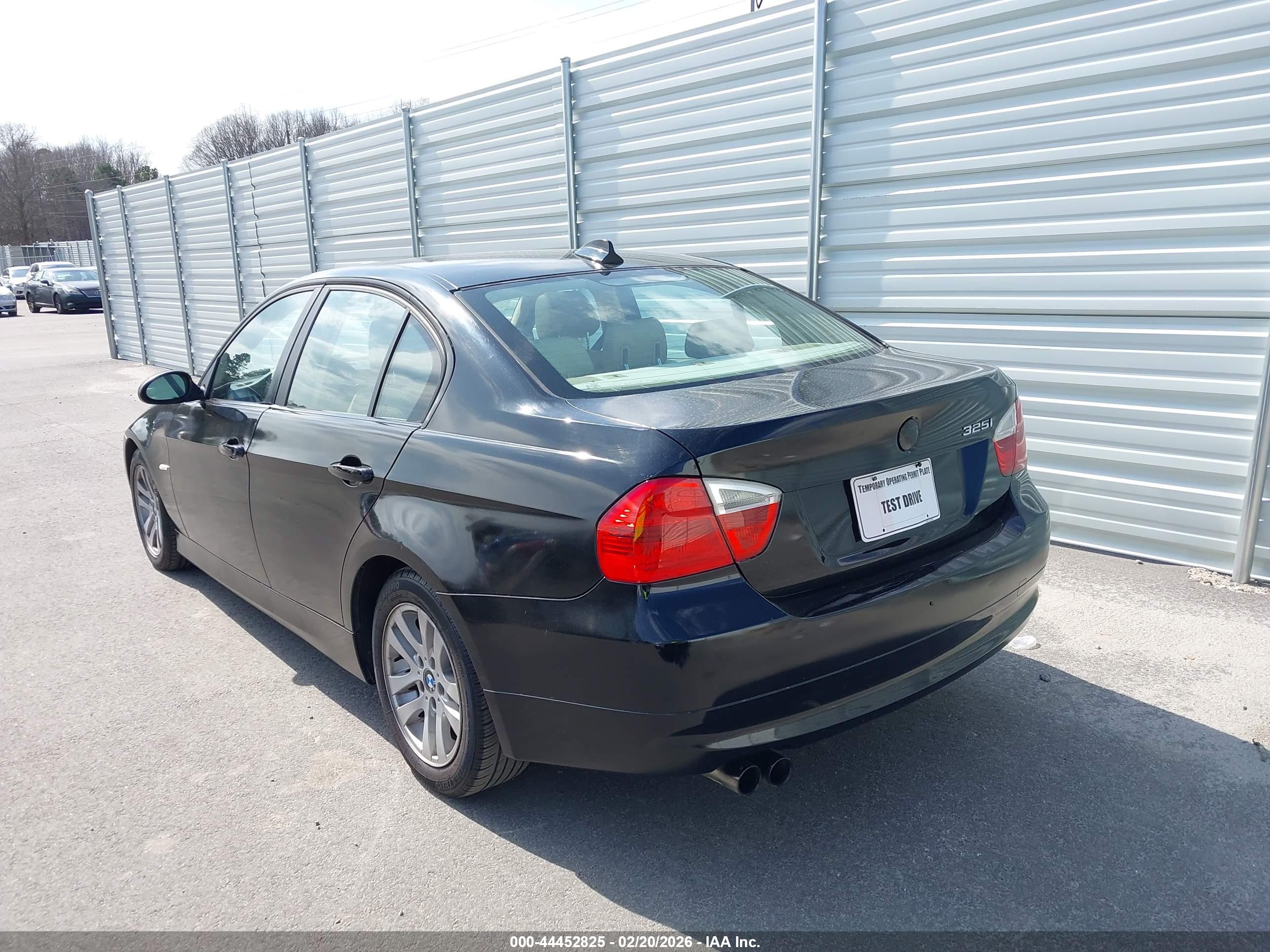 BMW 325I image 3