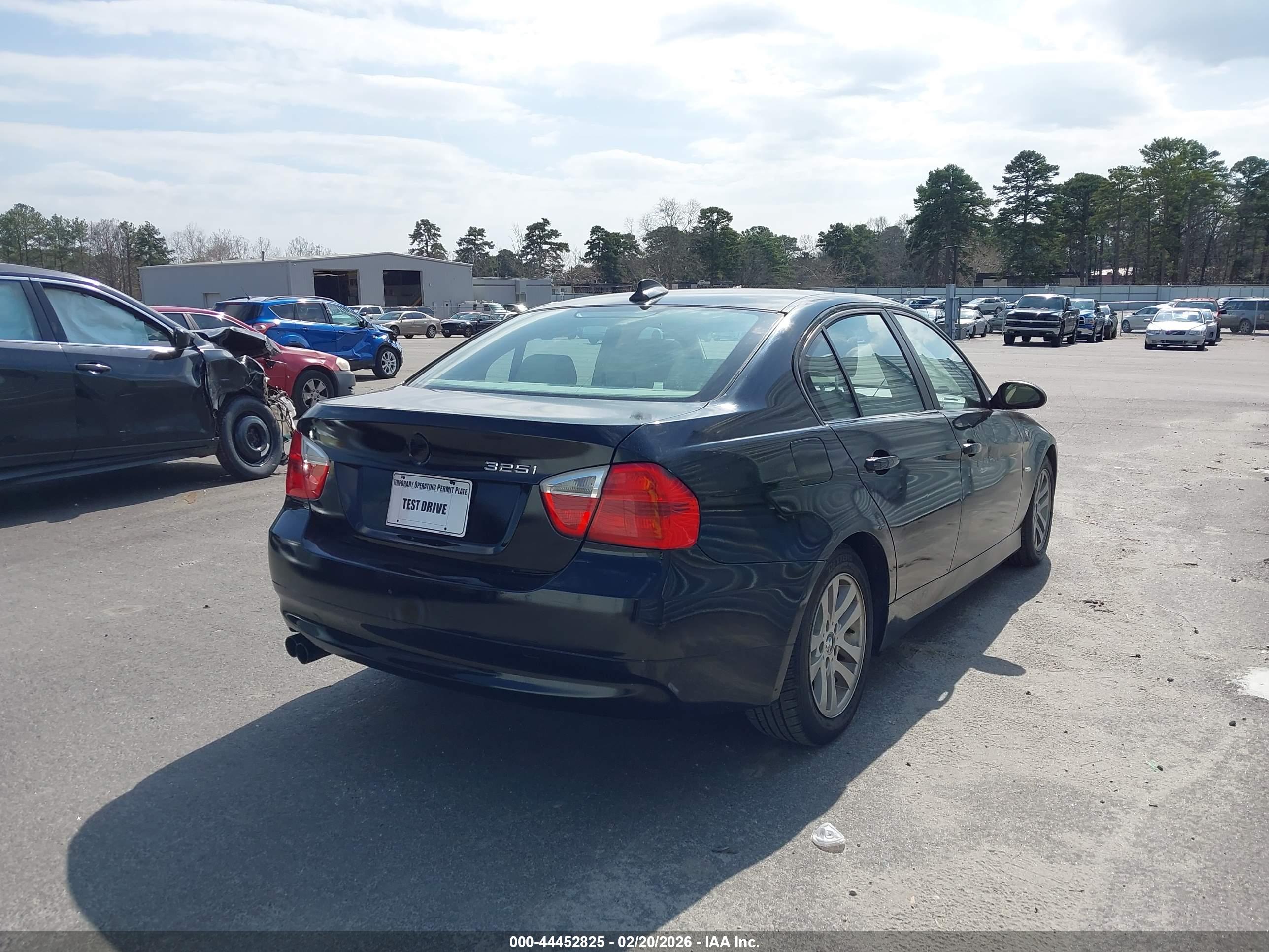 BMW 325I image 4