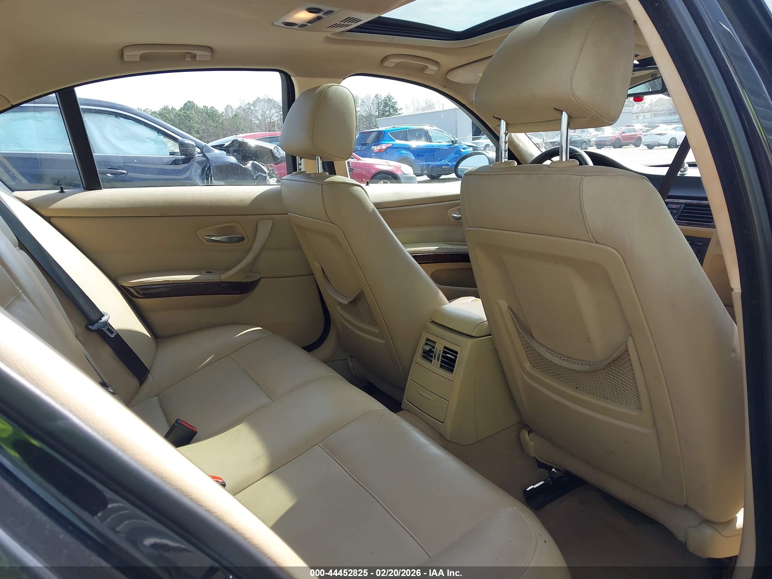 BMW 325I image 8