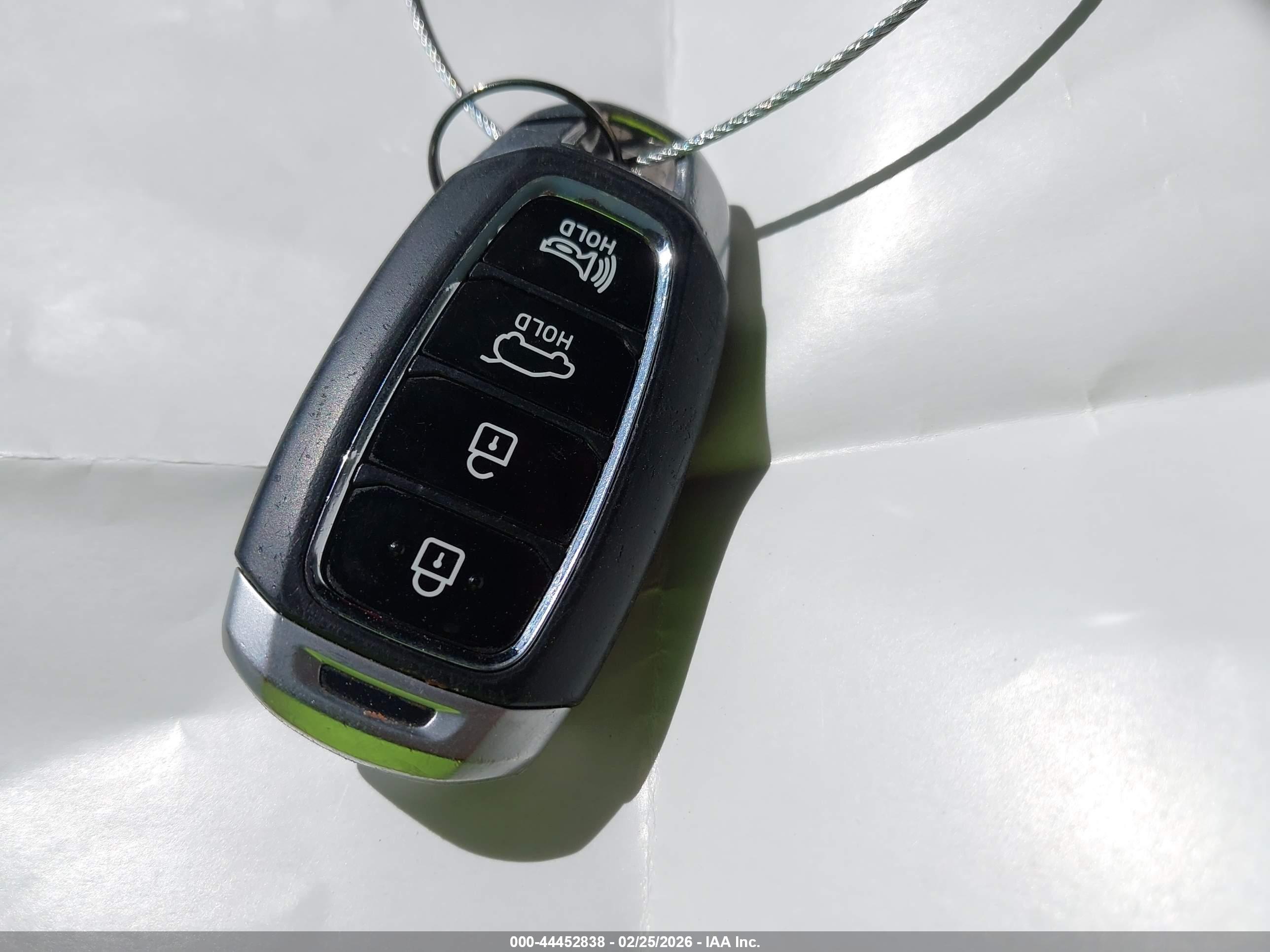 HYUNDAI VELOSTER image 11