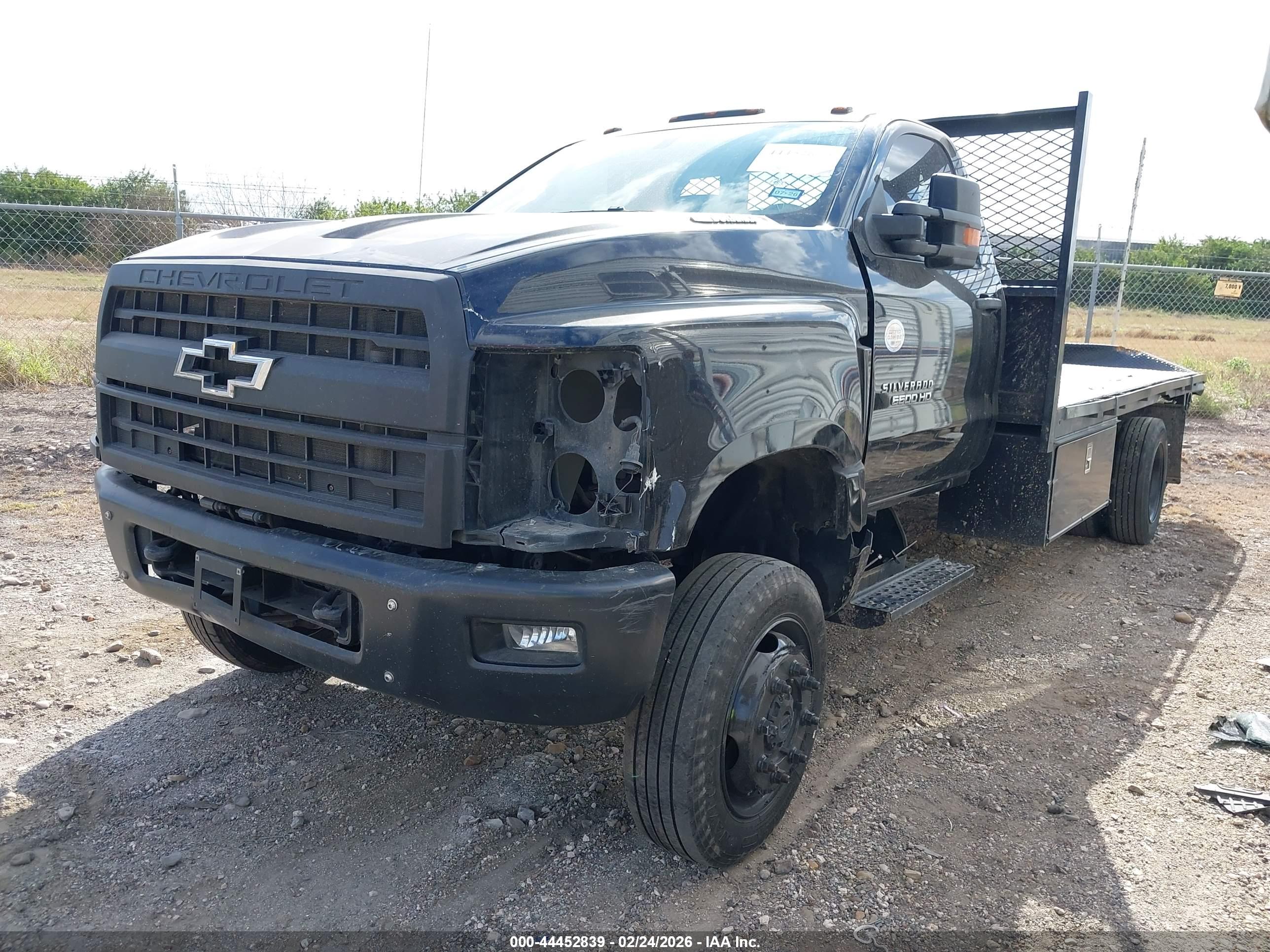 CHEVROLET SILVERADO image 2