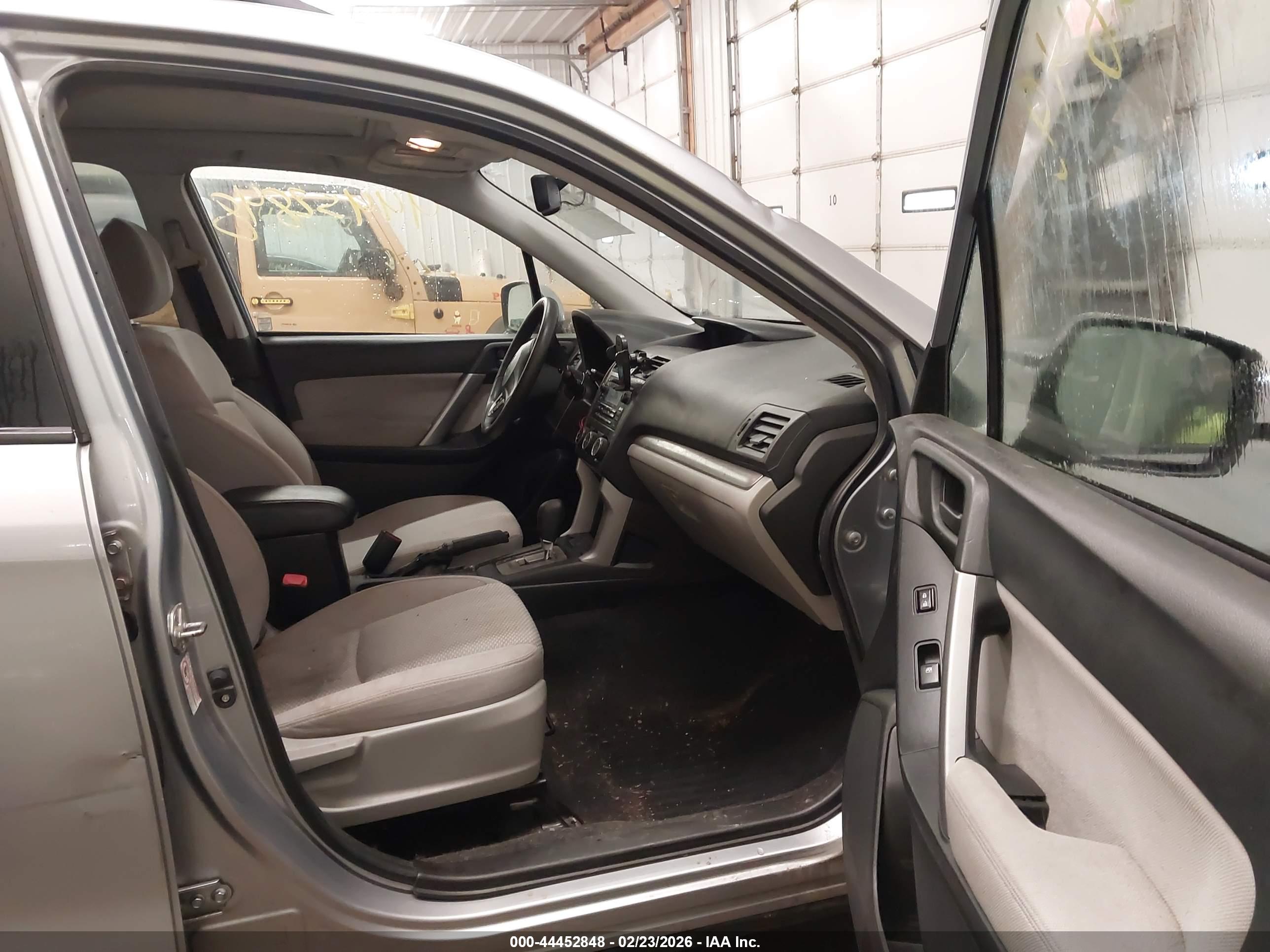SUBARU FORESTER image 5
