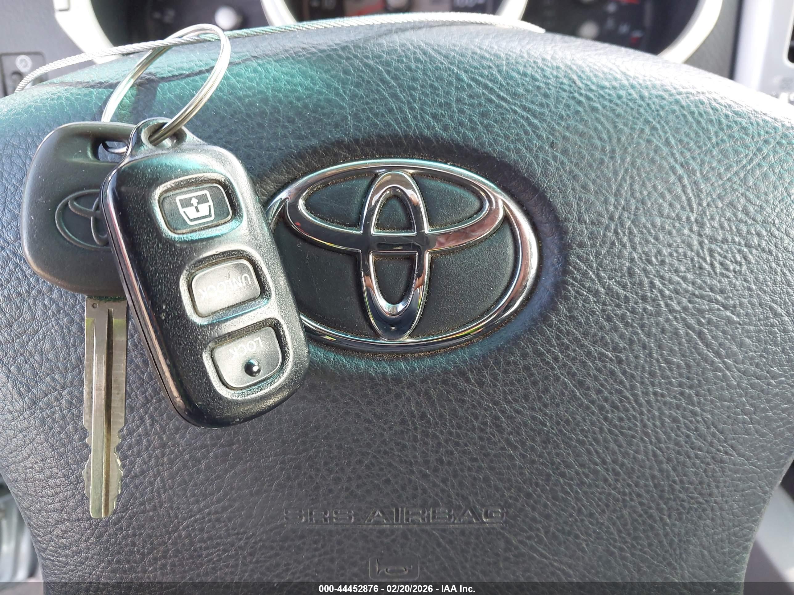 TOYOTA 4RUNNER image 11