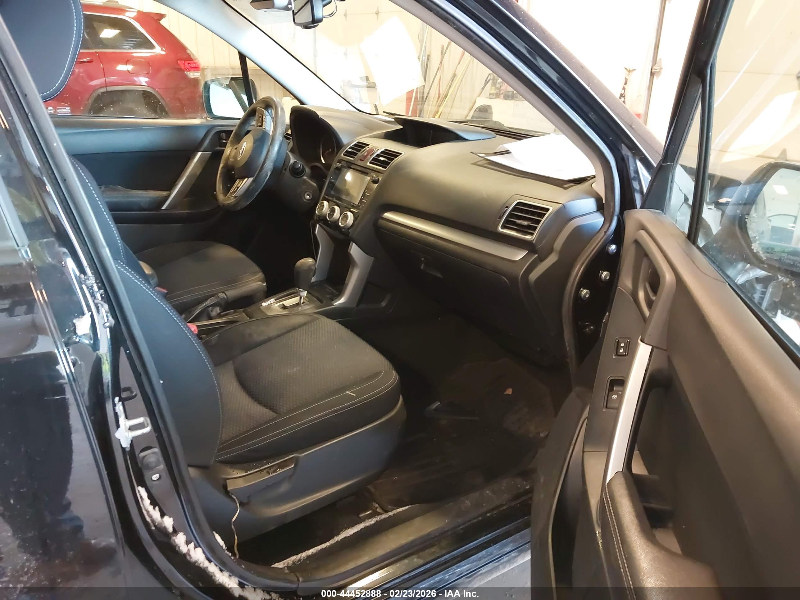 SUBARU FORESTER image 5