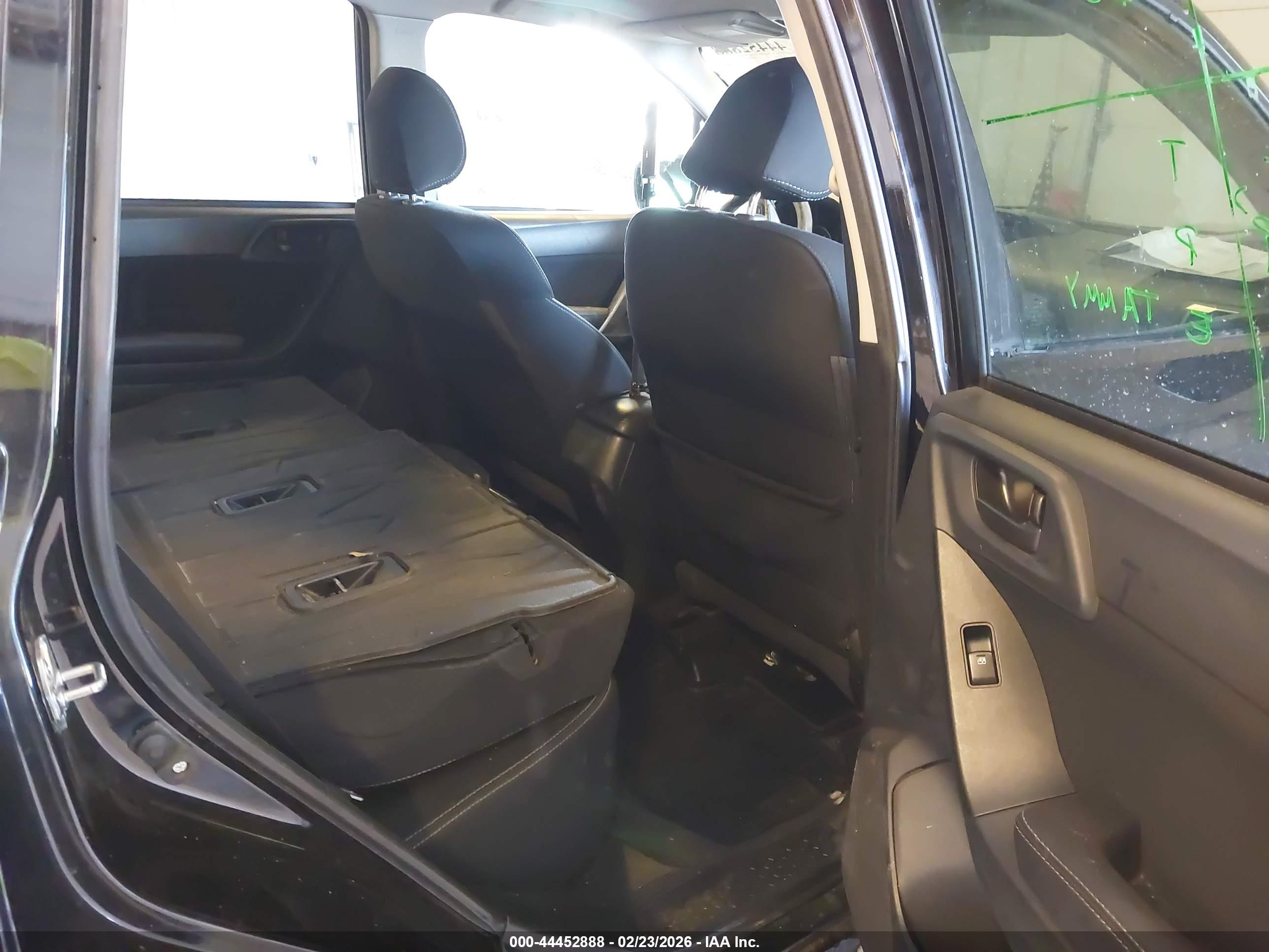 SUBARU FORESTER image 8