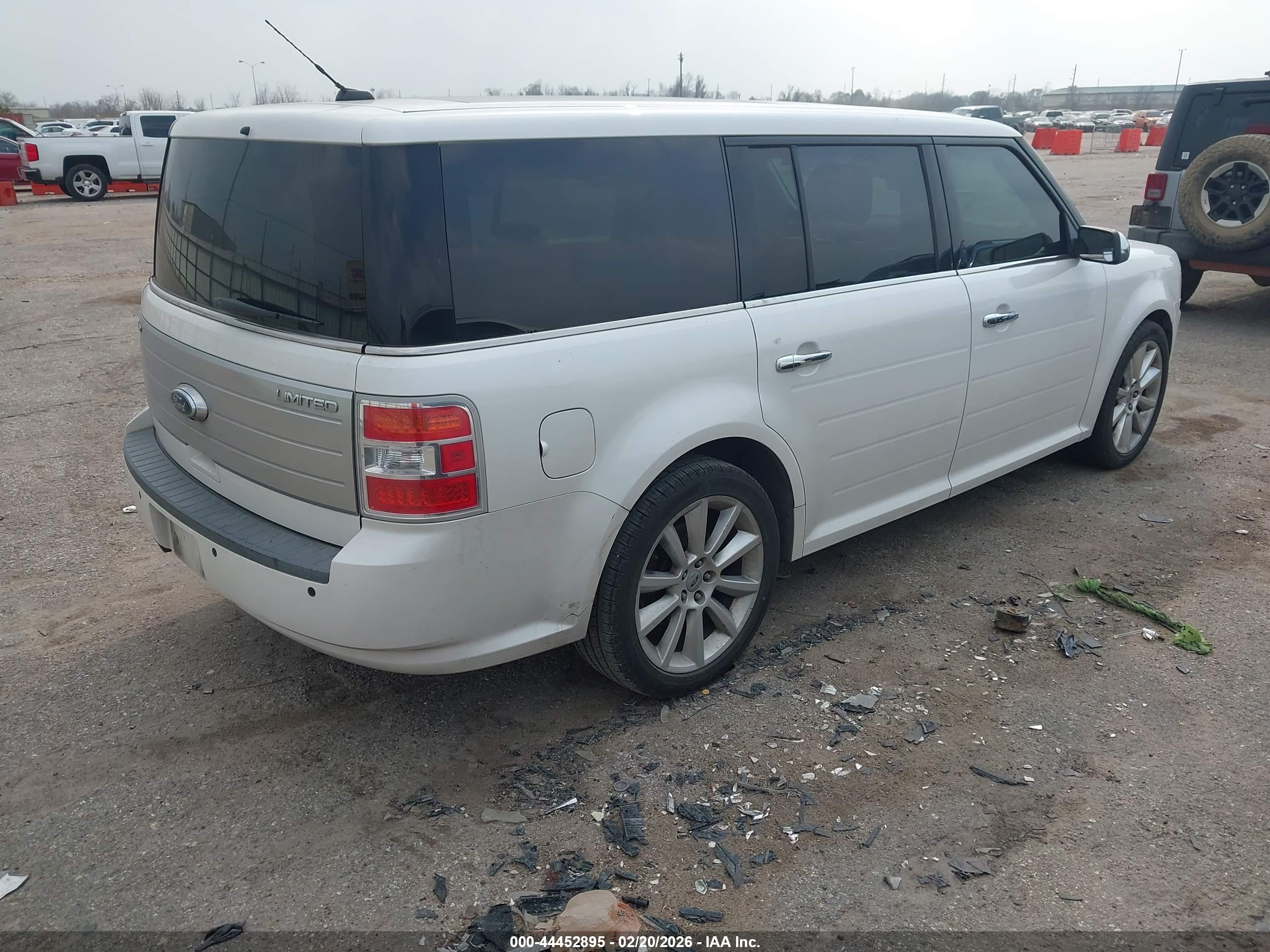 FORD FLEX image 4