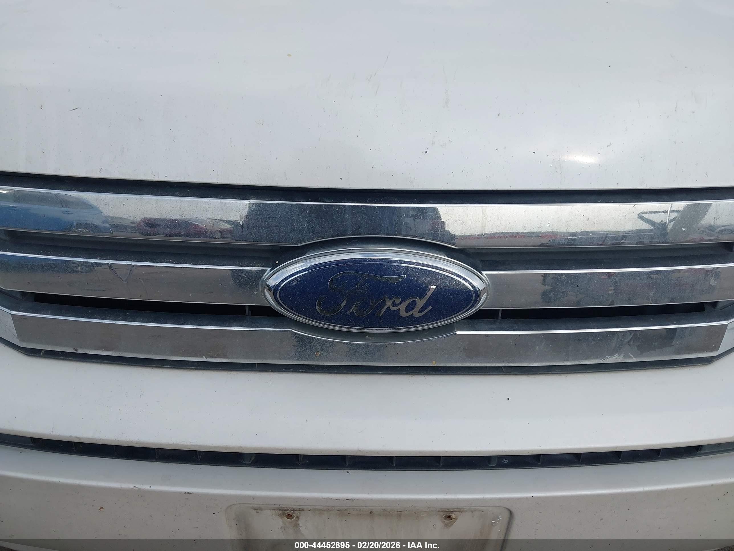 FORD FLEX image 6