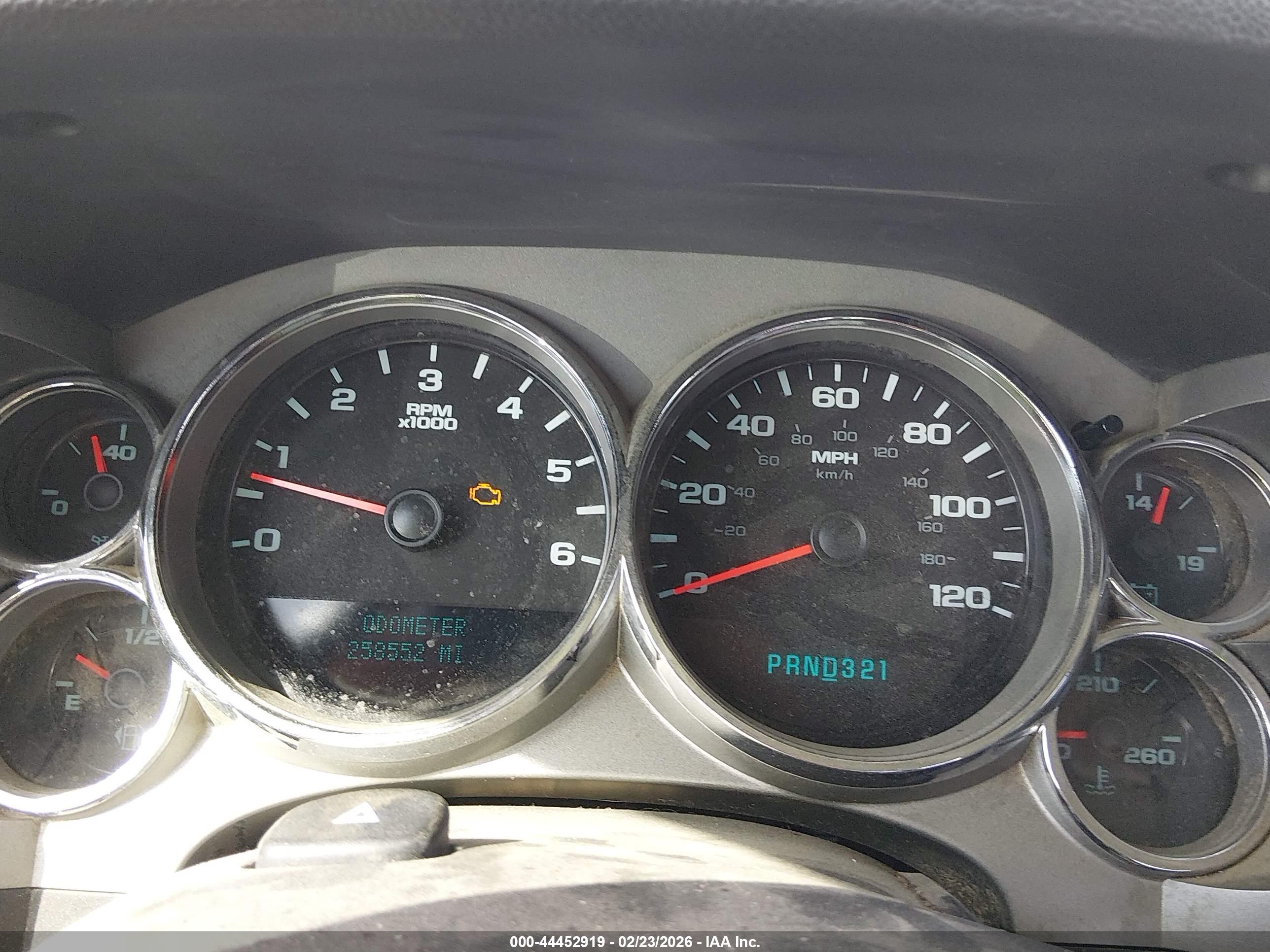 CHEVROLET SILVERADO image 7