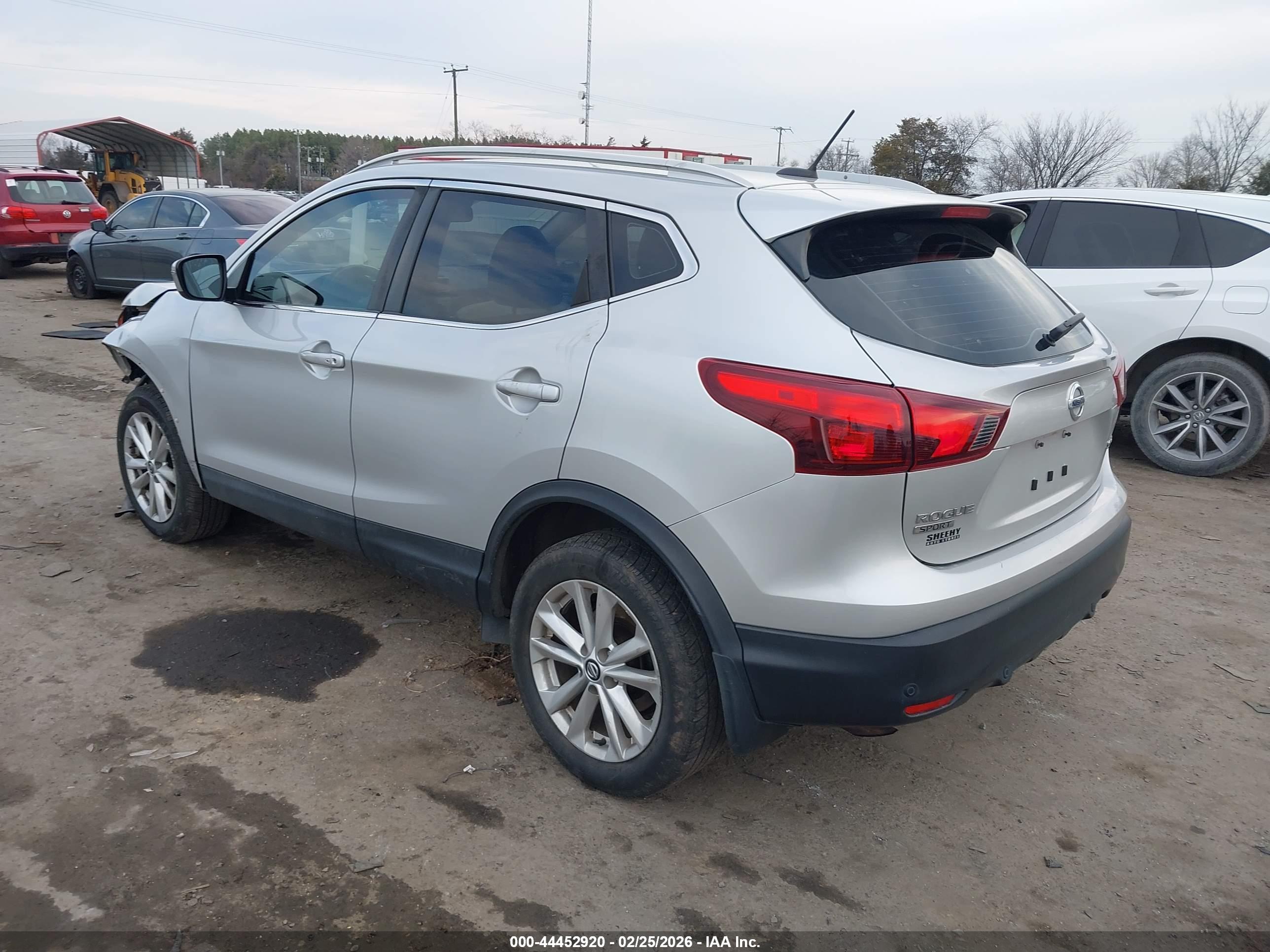 NISSAN ROGUE image 3