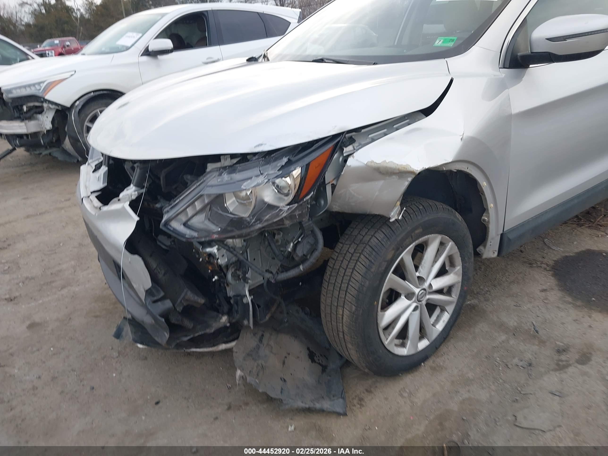 NISSAN ROGUE image 6