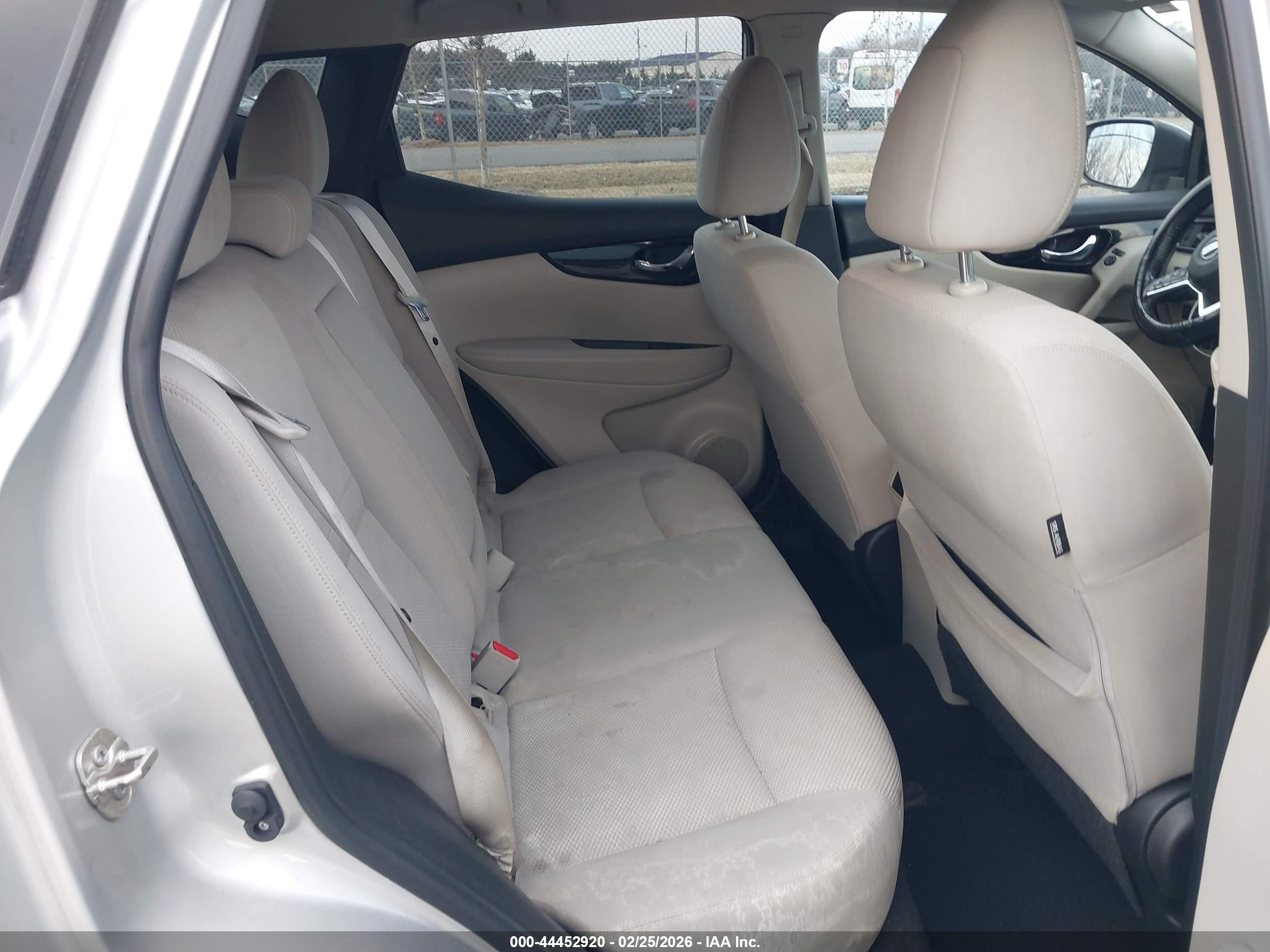 NISSAN ROGUE image 8