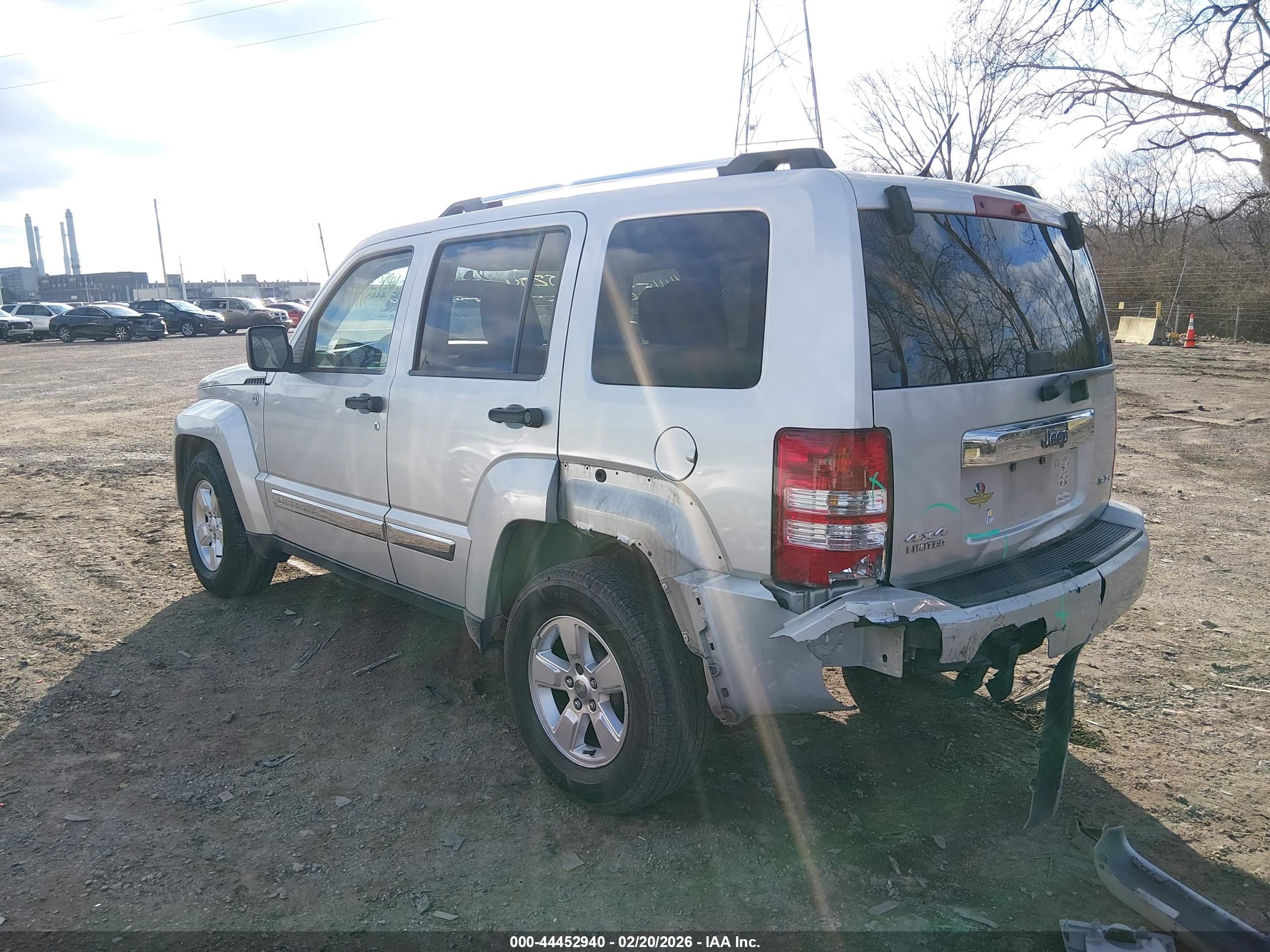 JEEP LIBERTY image 3