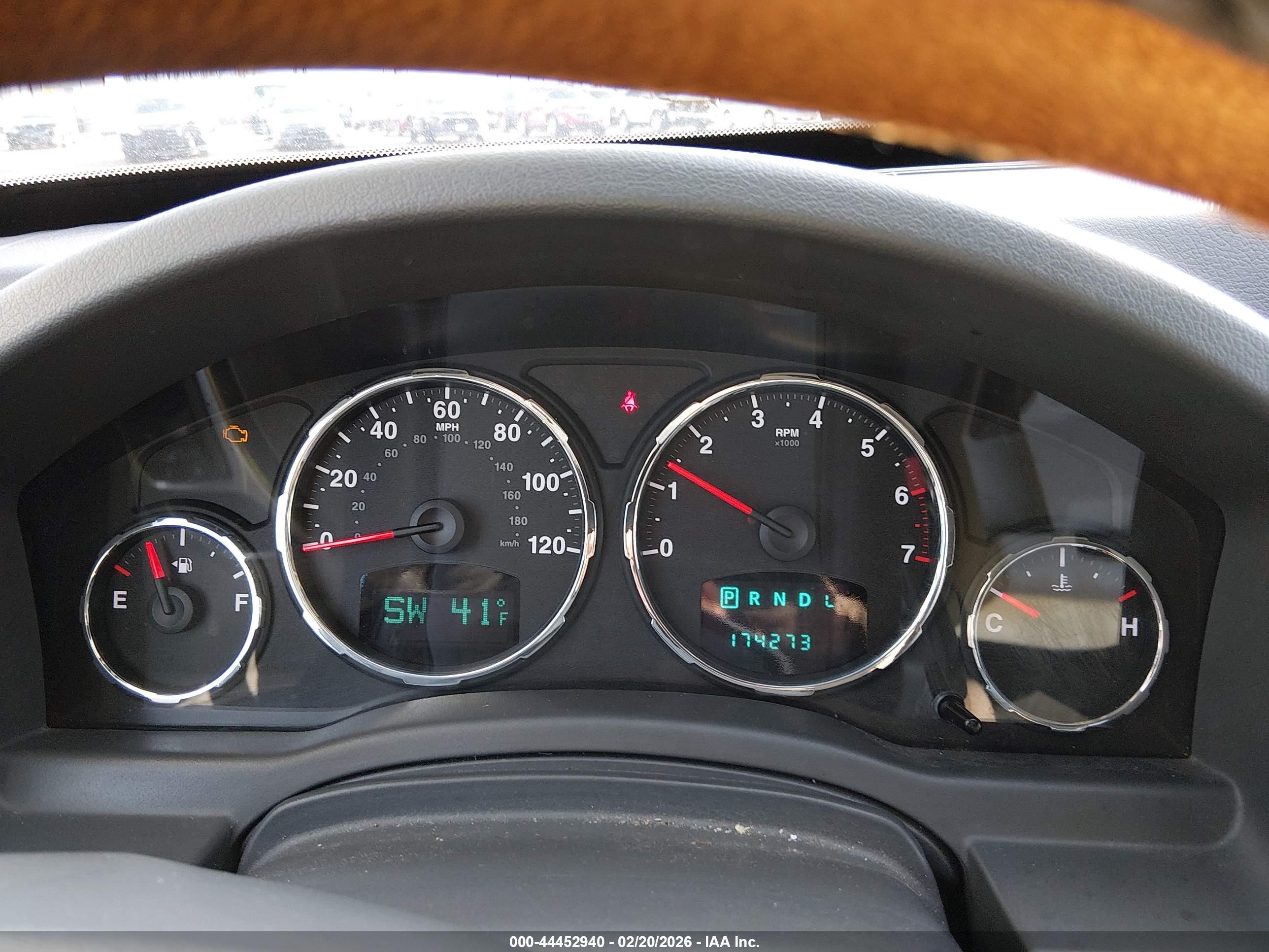 JEEP LIBERTY image 7