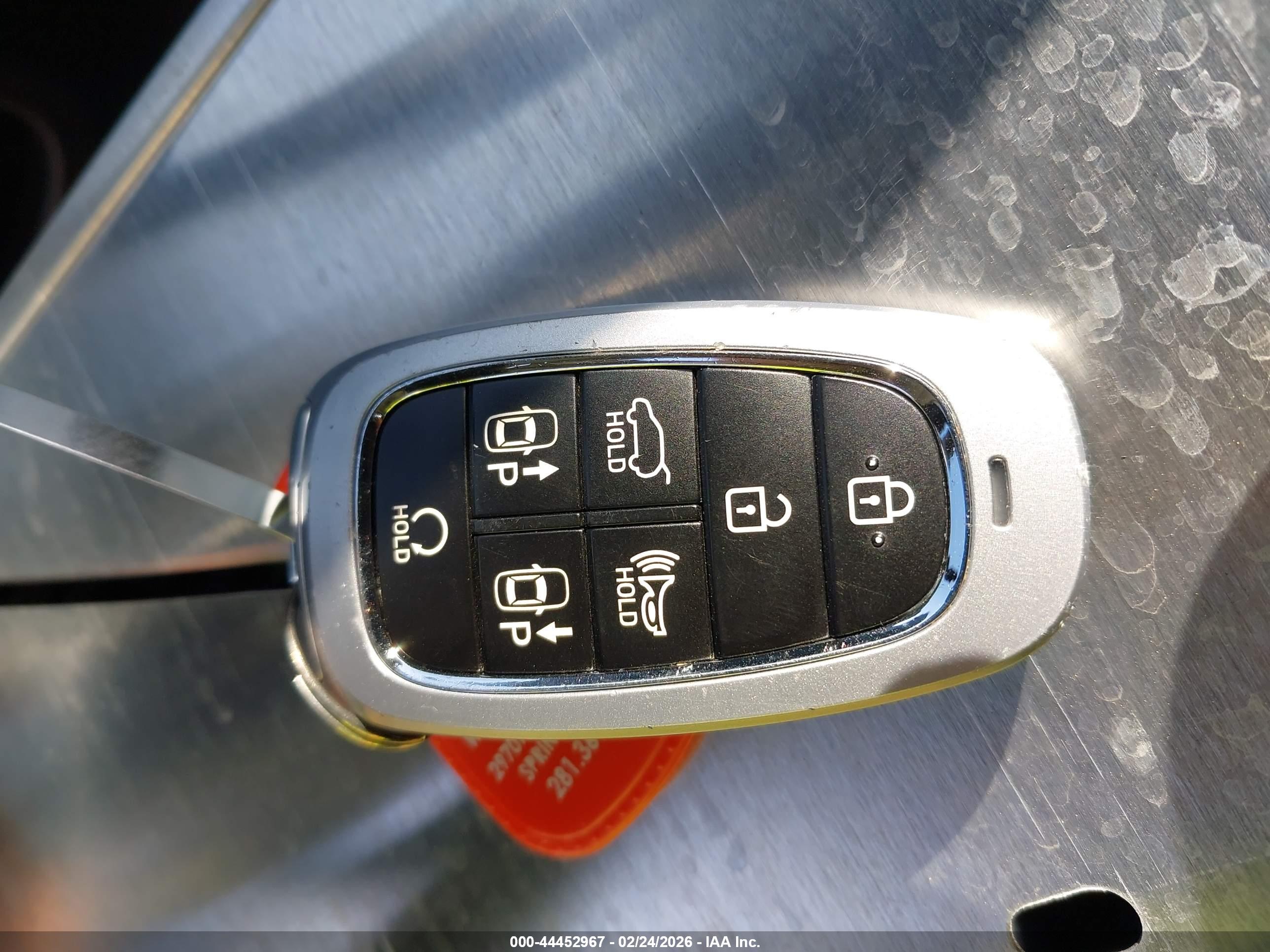 HYUNDAI TUCSON image 11