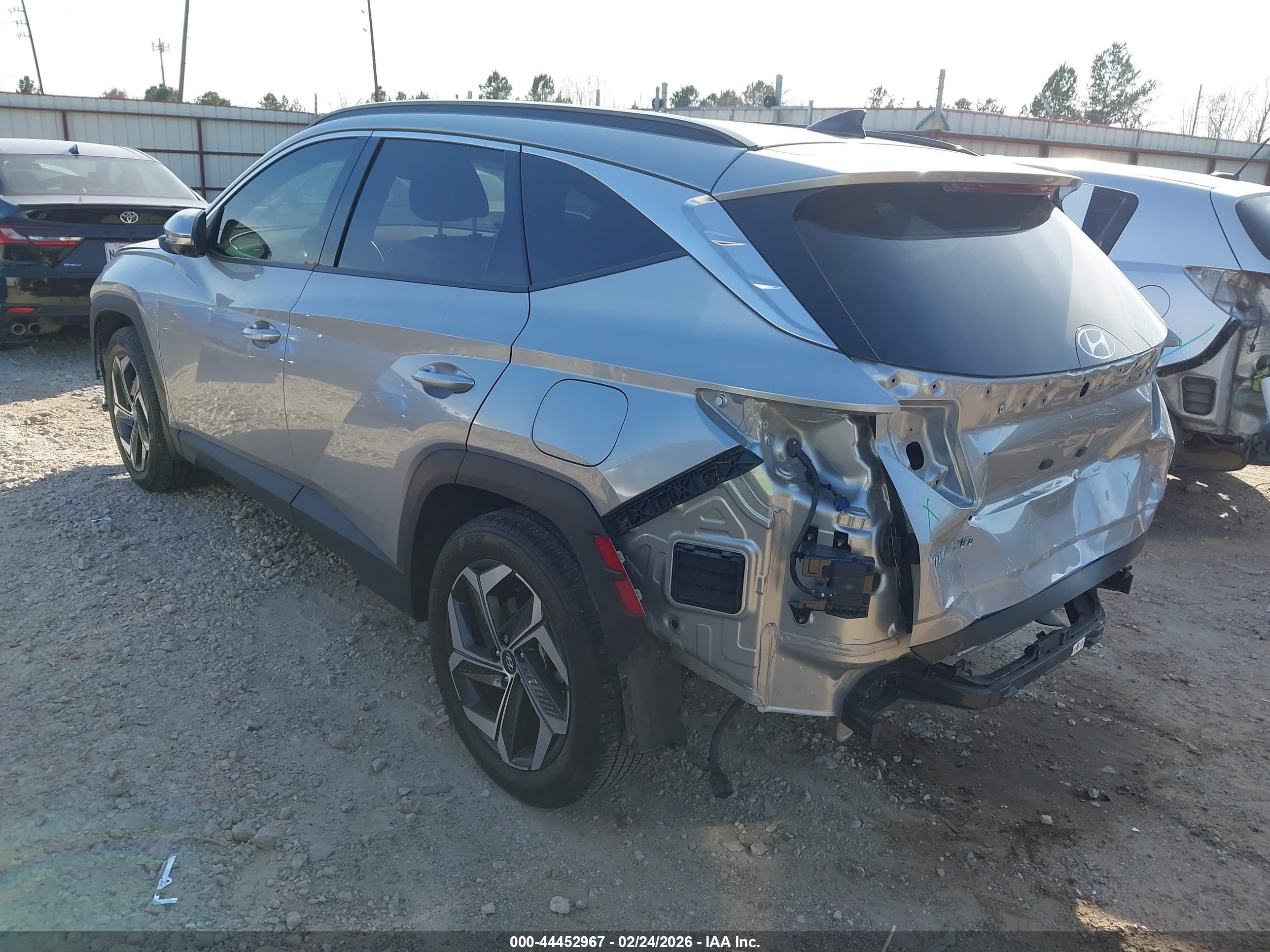 HYUNDAI TUCSON image 3