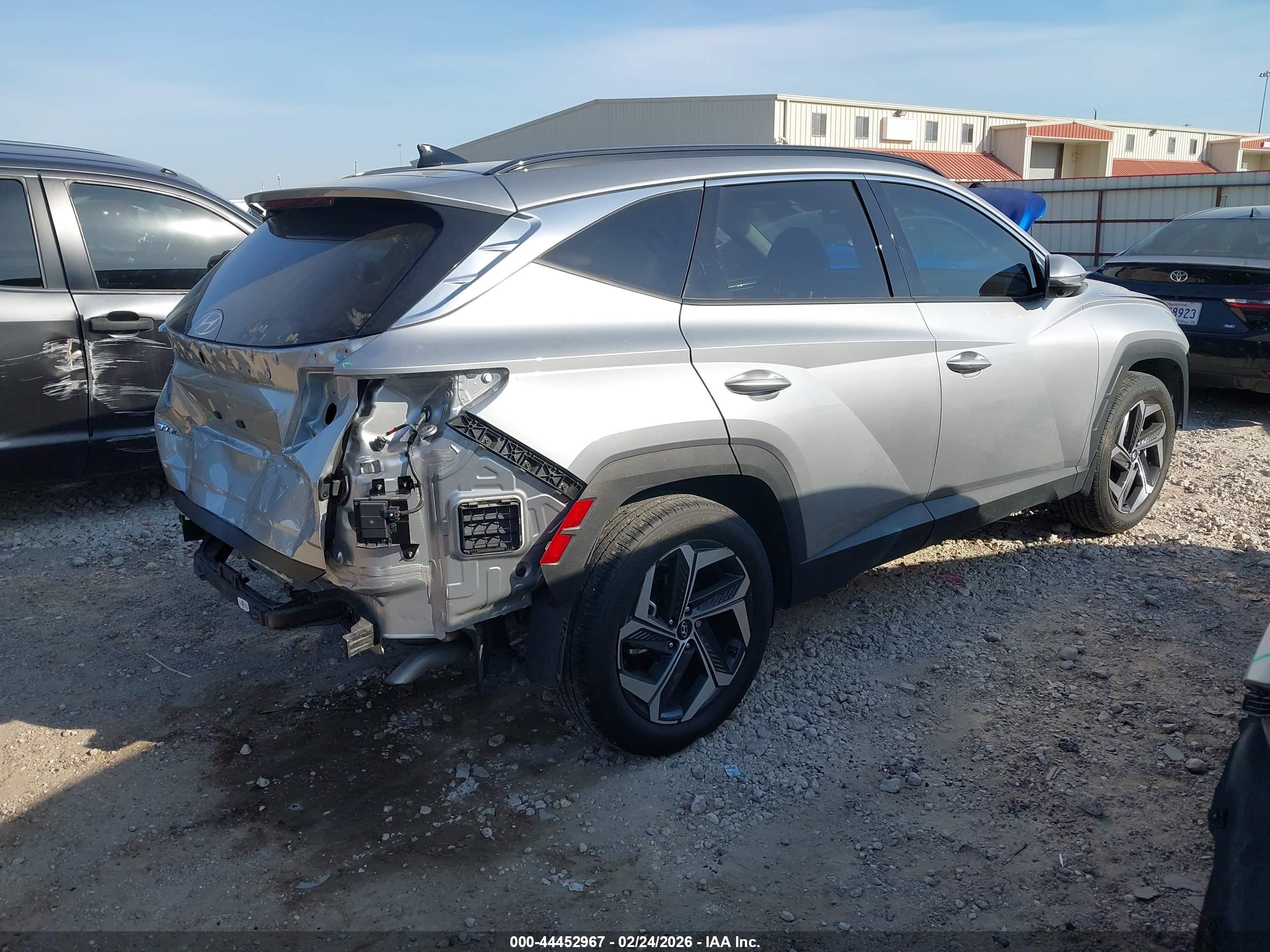 HYUNDAI TUCSON image 4