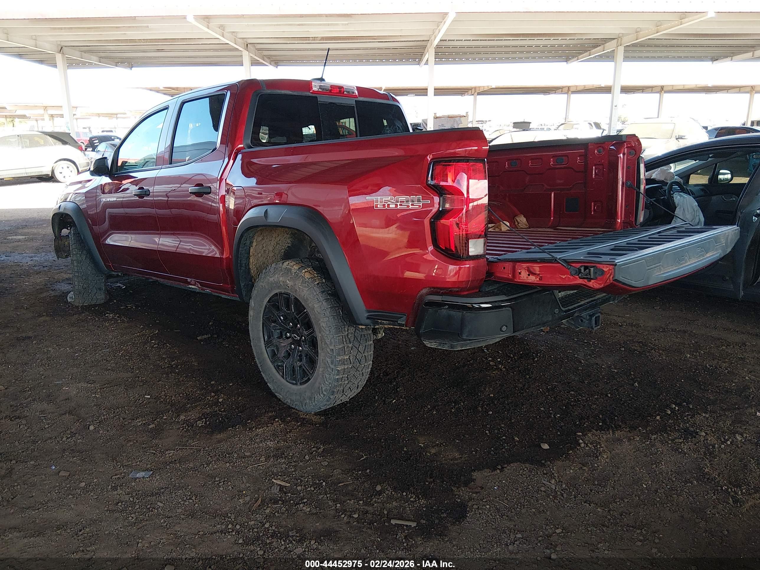 CHEVROLET COLORADO image 3
