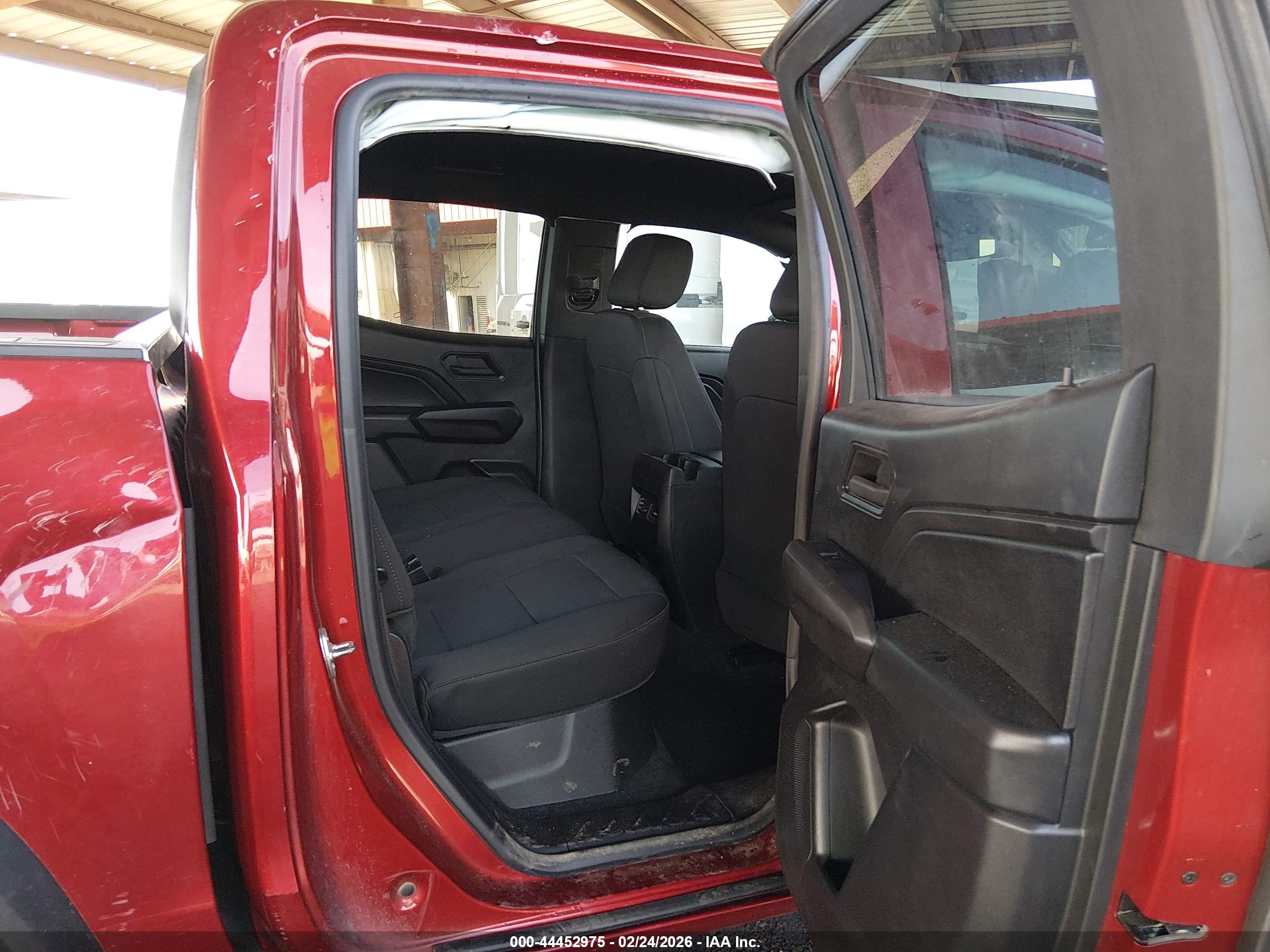 CHEVROLET COLORADO image 8