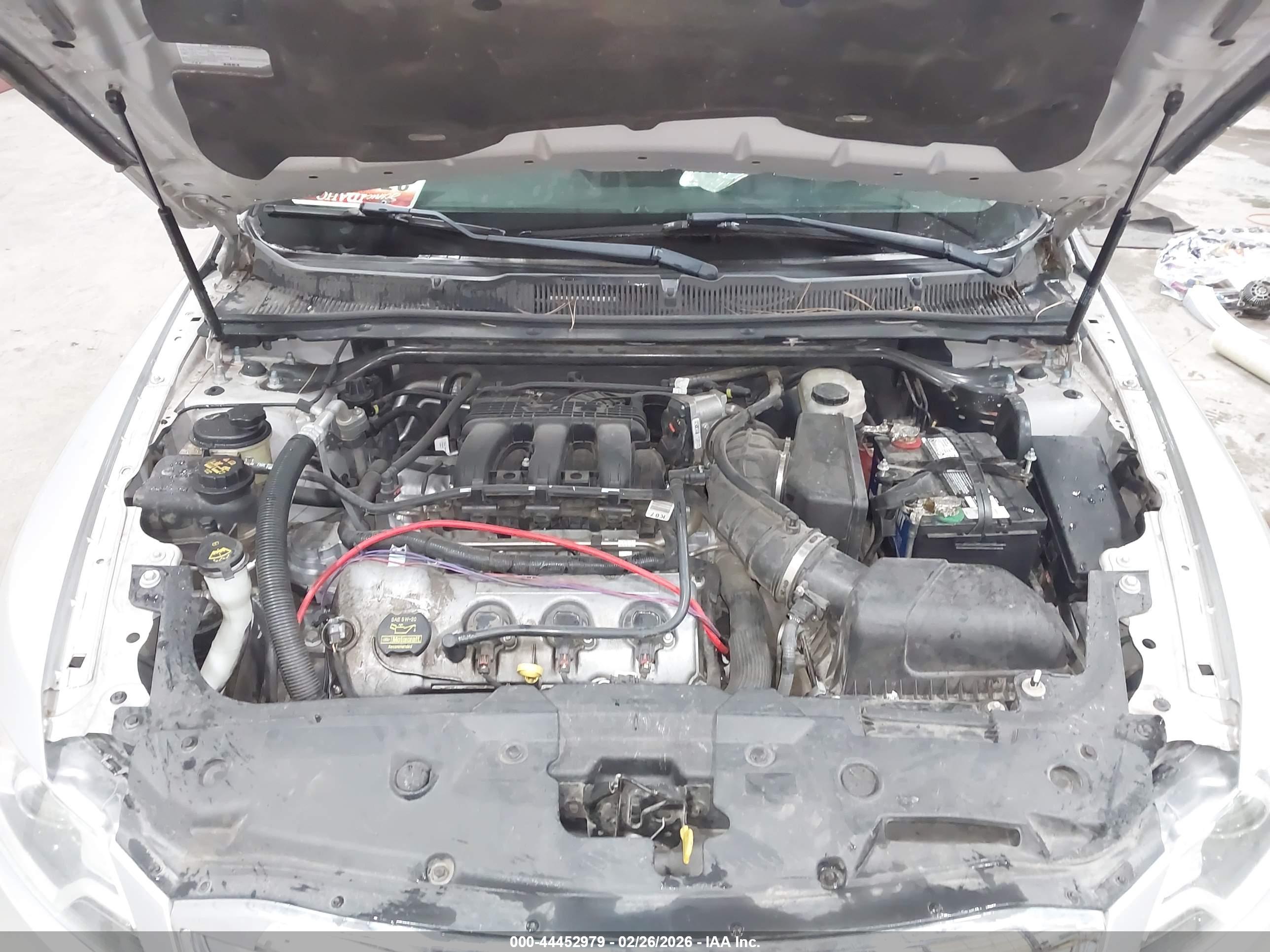 FORD TAURUS image 10