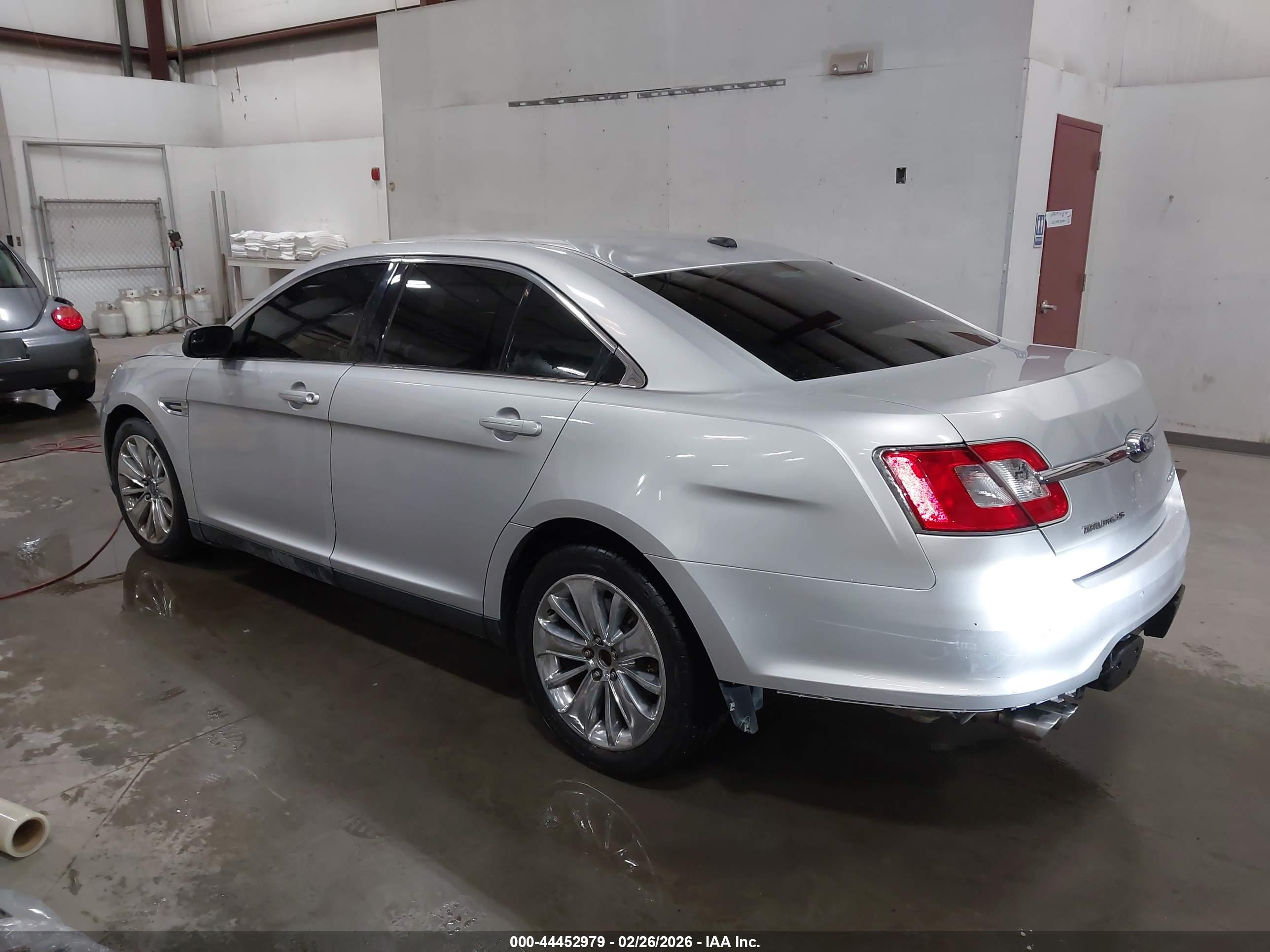 FORD TAURUS image 3