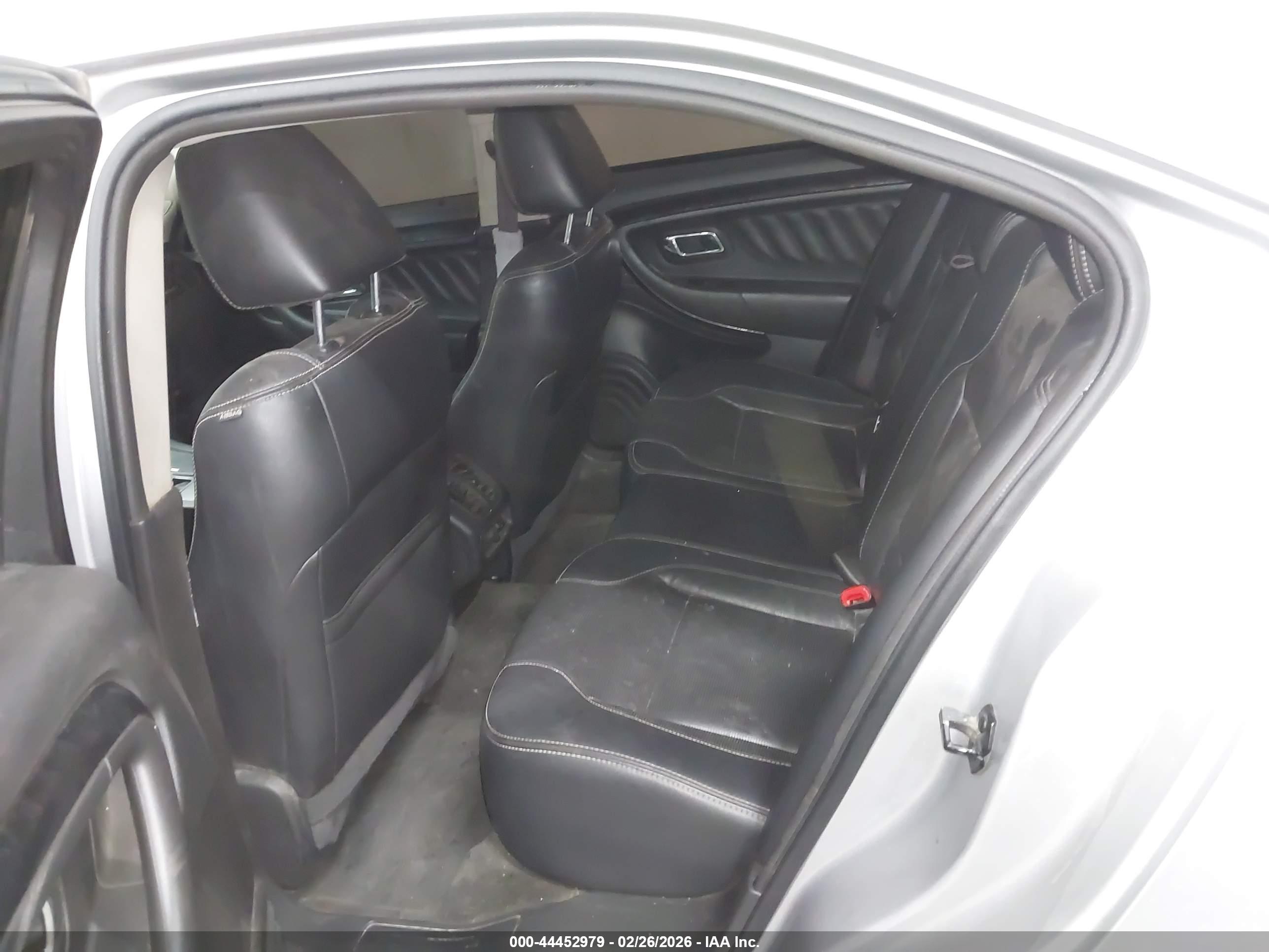 FORD TAURUS image 8